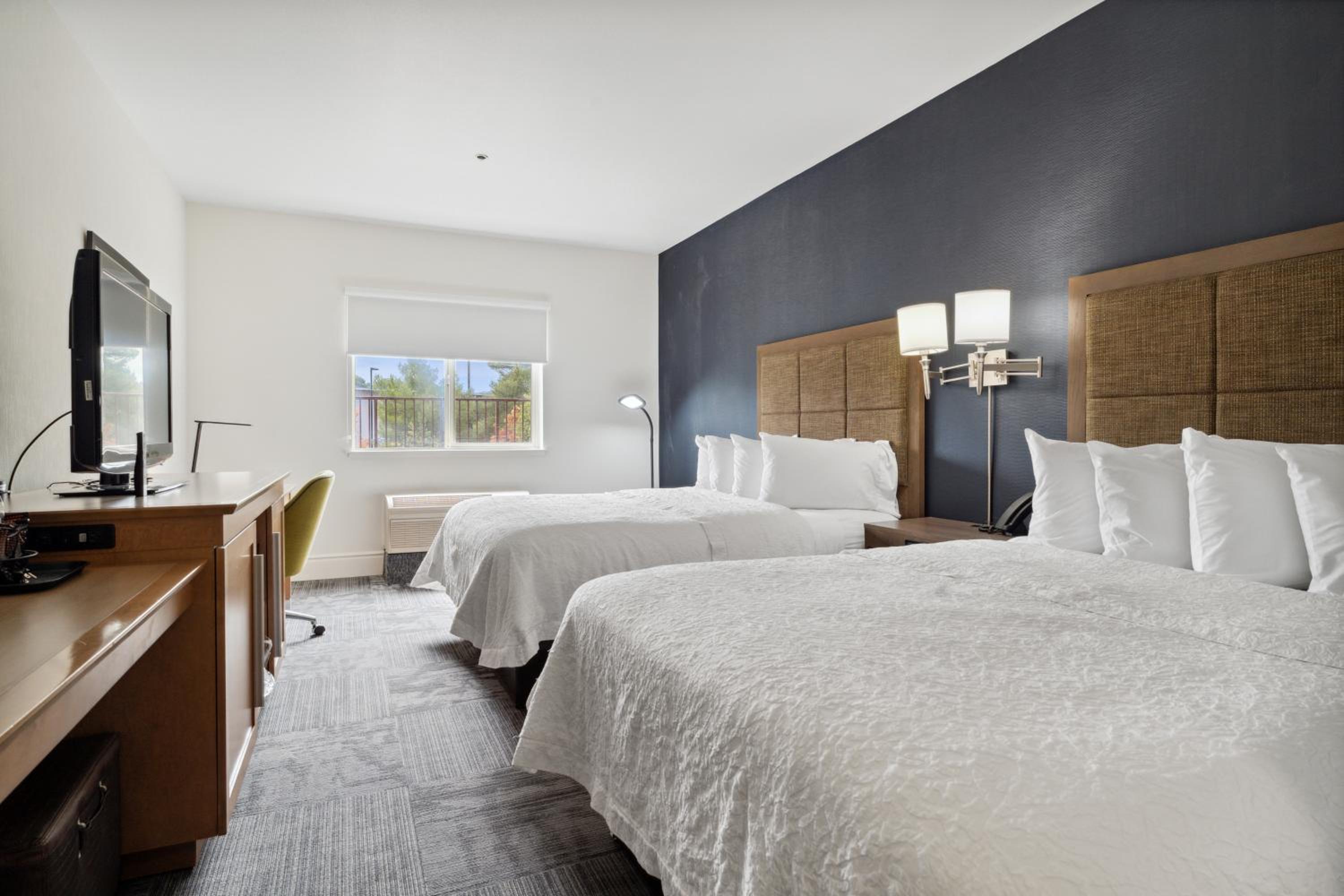 Queen Room - Non-Smoking