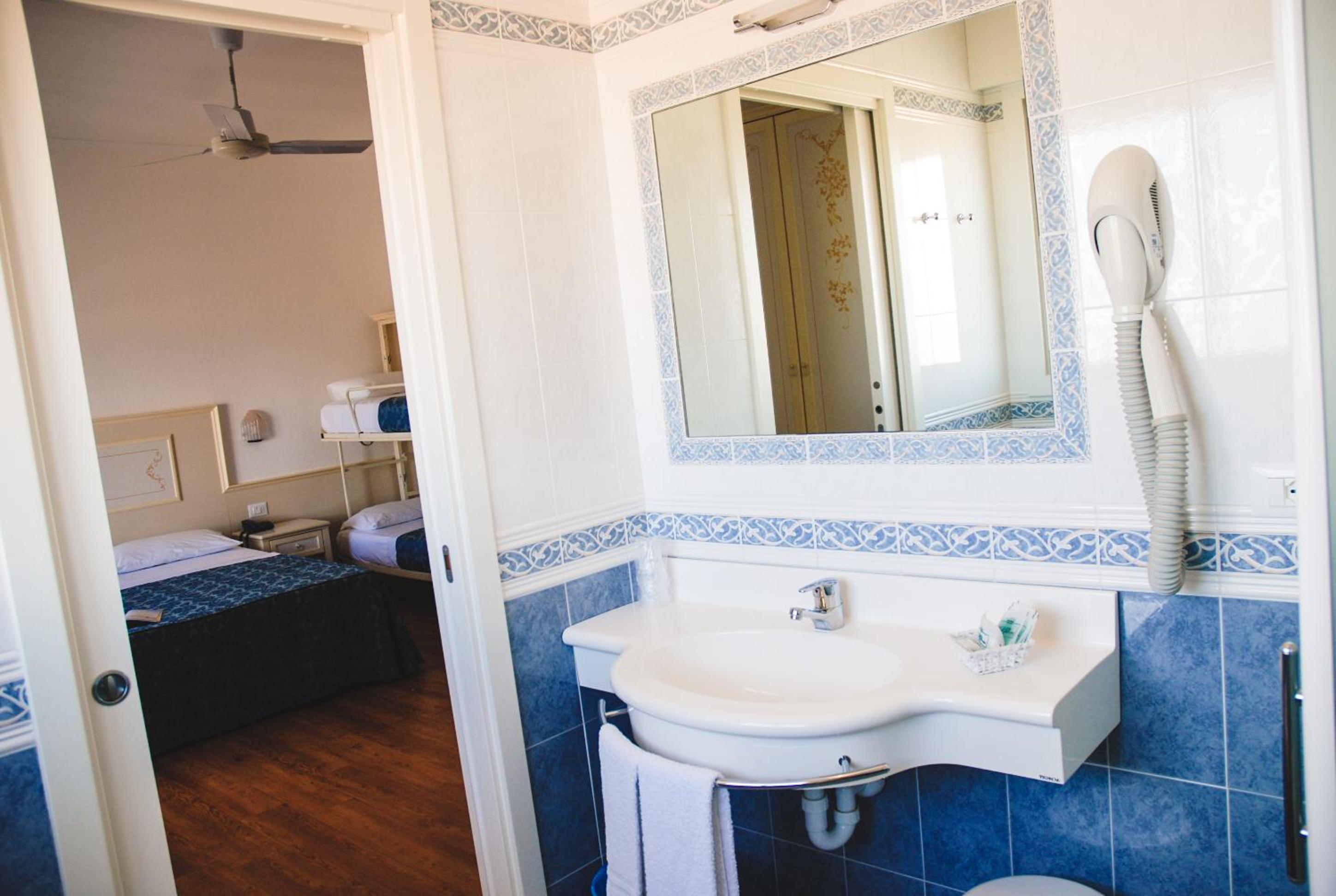 Family Room with Sea View