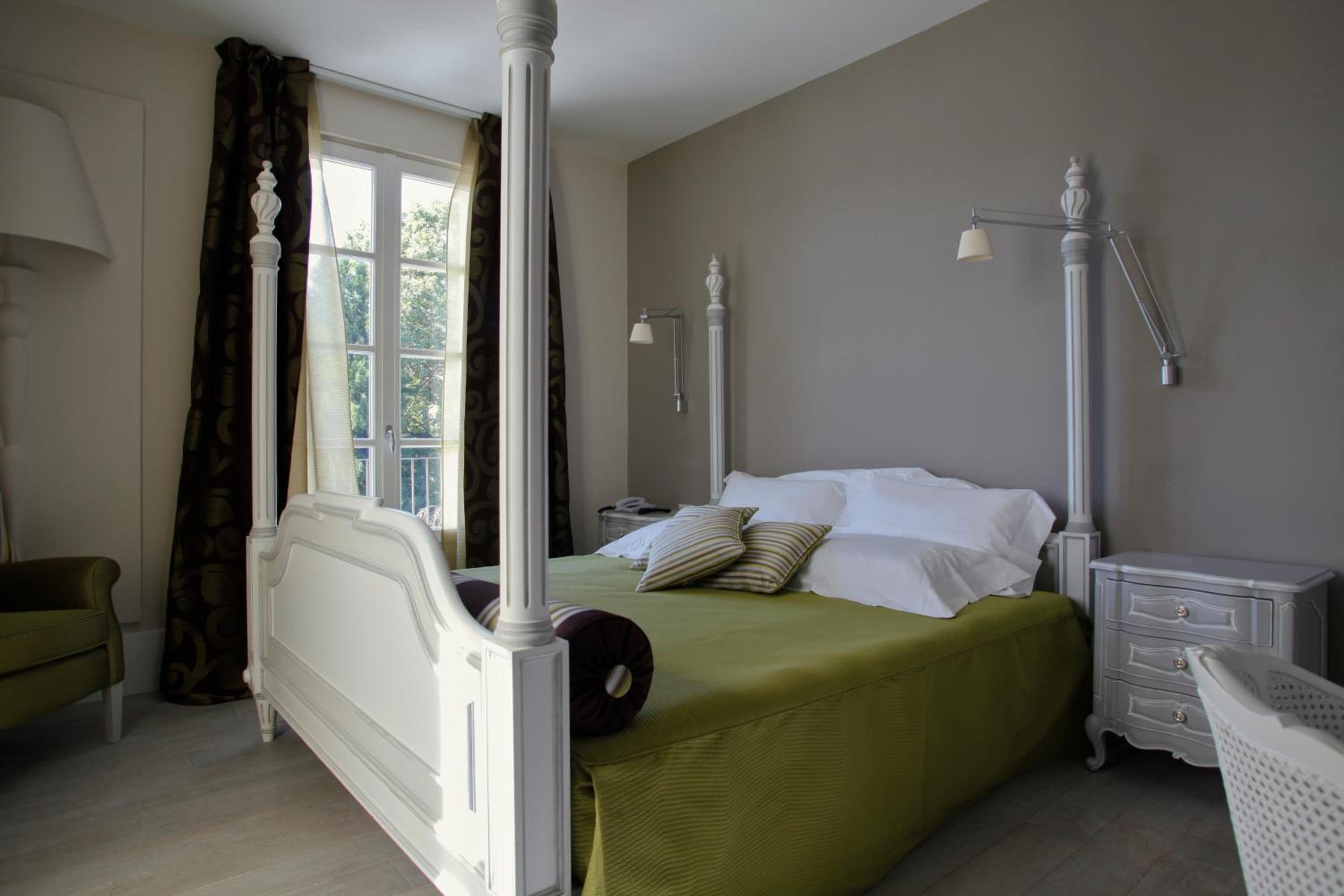 Superior Double Room with Balcony and Lake View