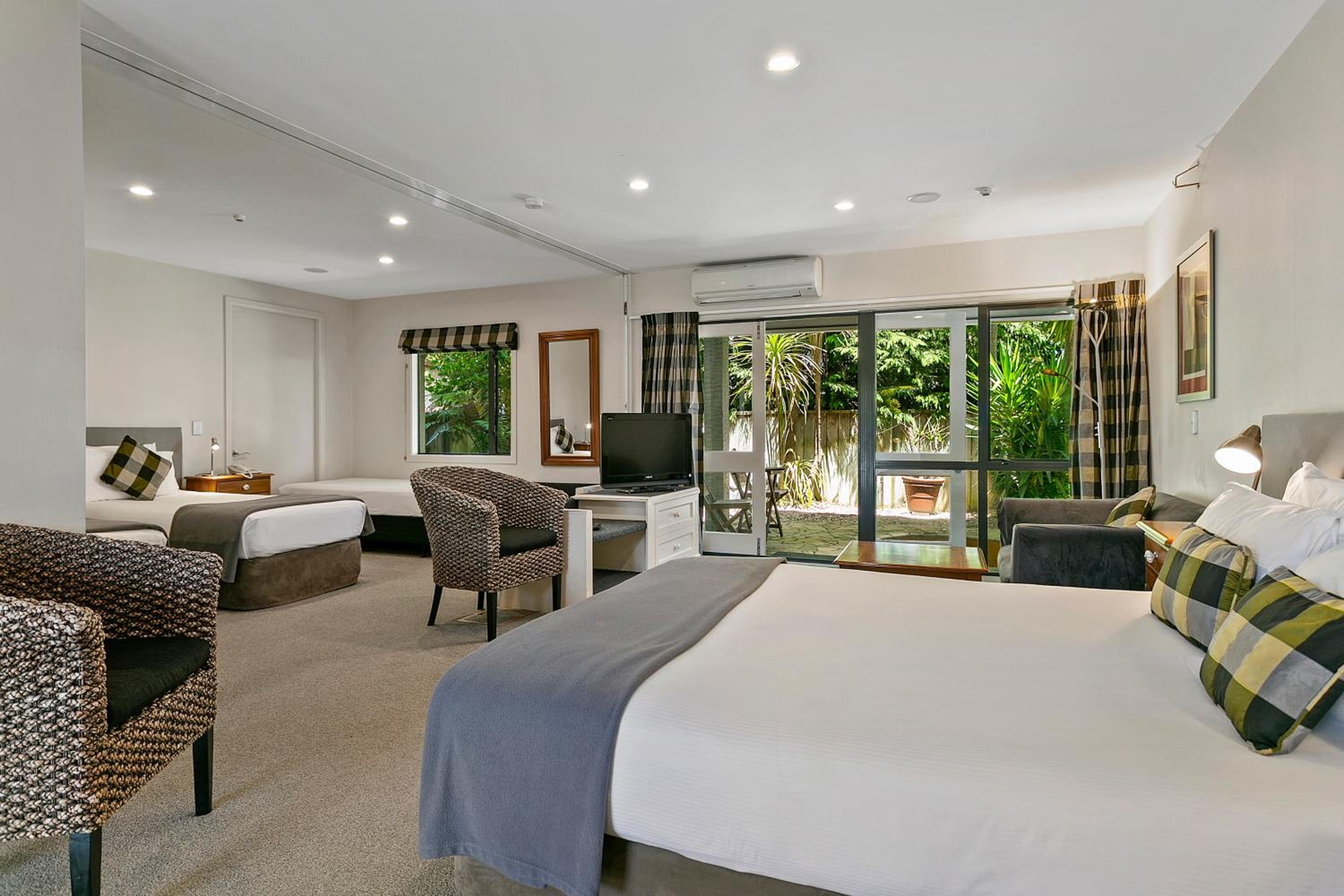 Family Room with Garden View