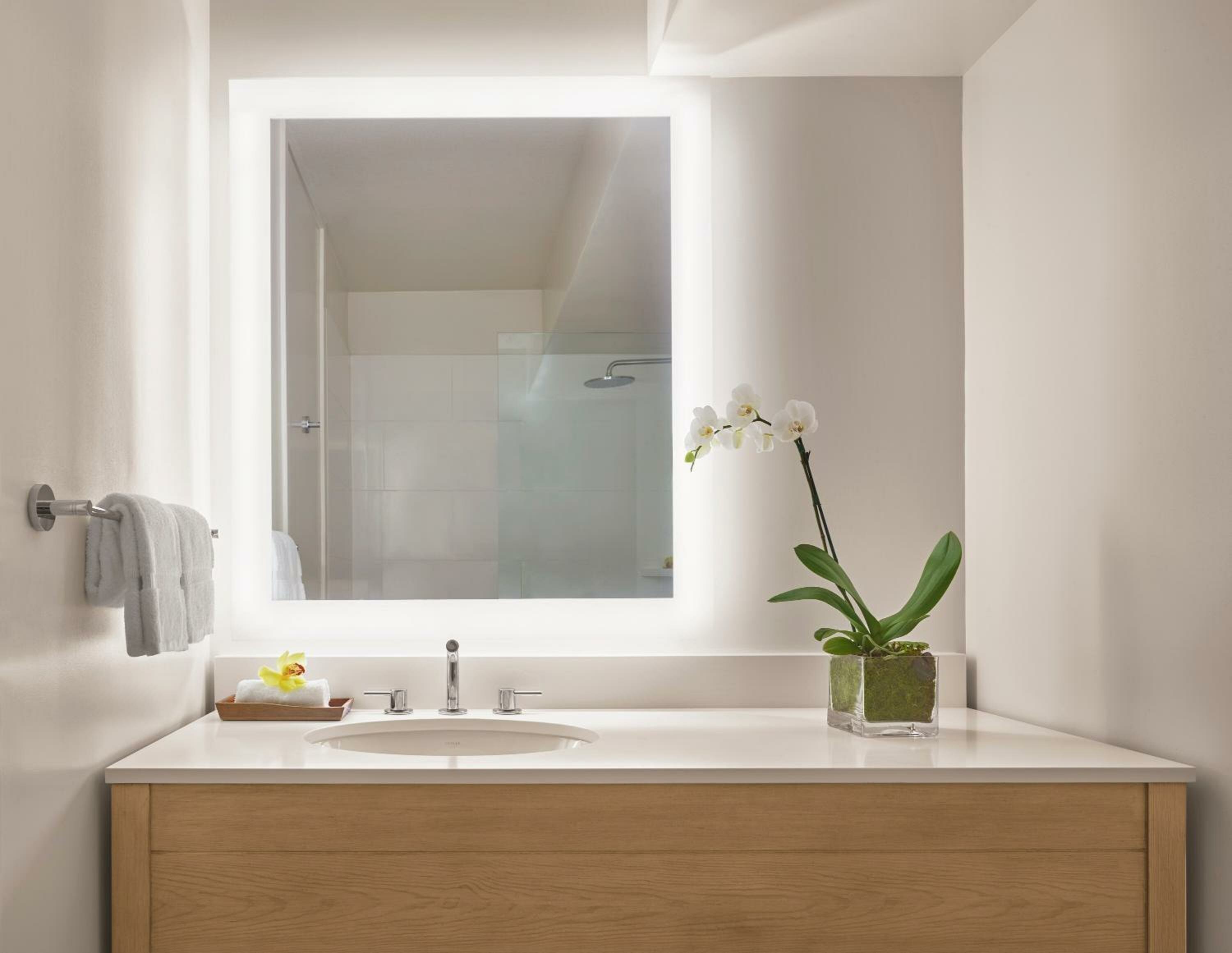 Diamond Head Ocean View King Room