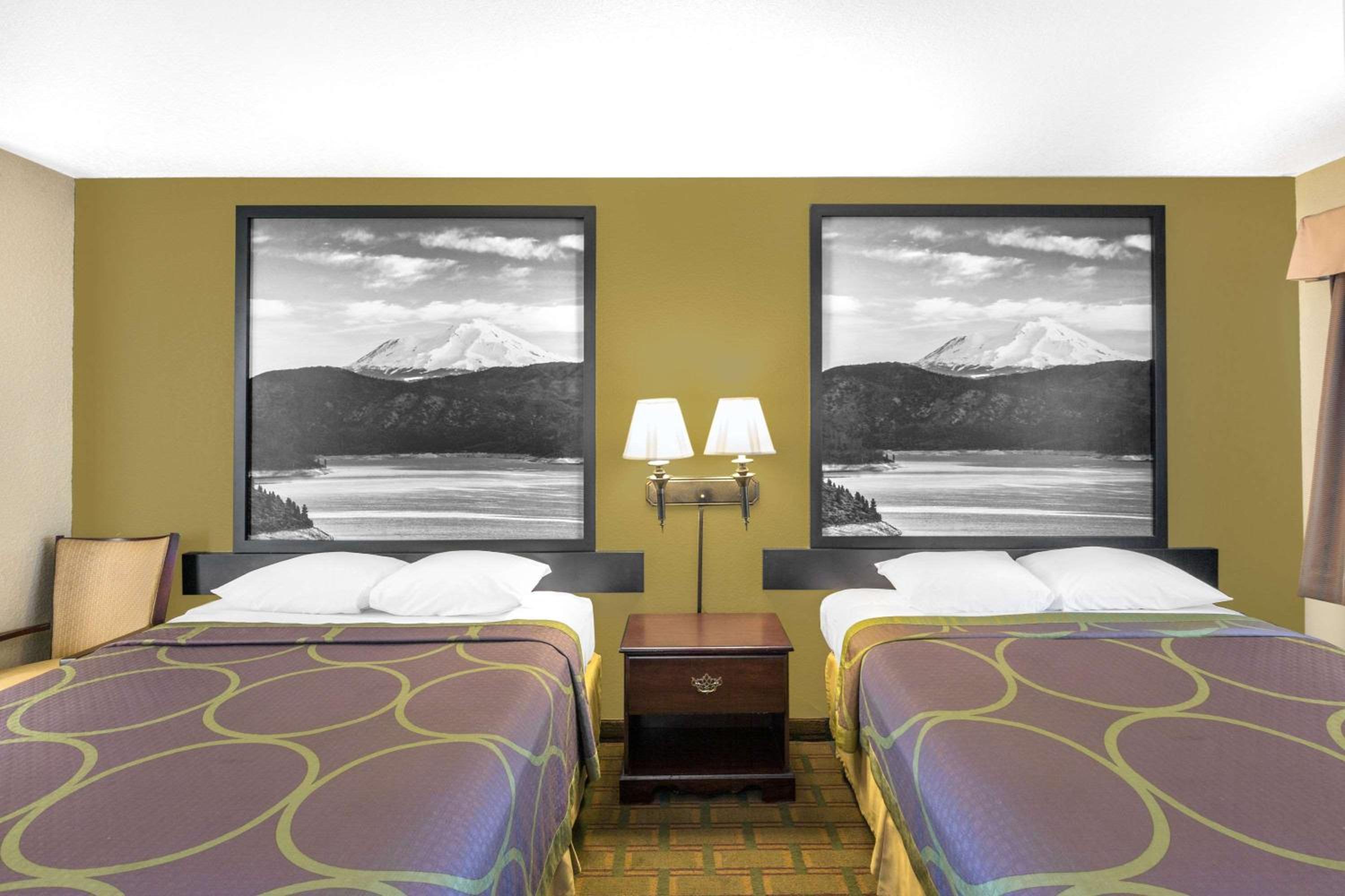 Queen Room with Two Queen Beds - Non-Smoking