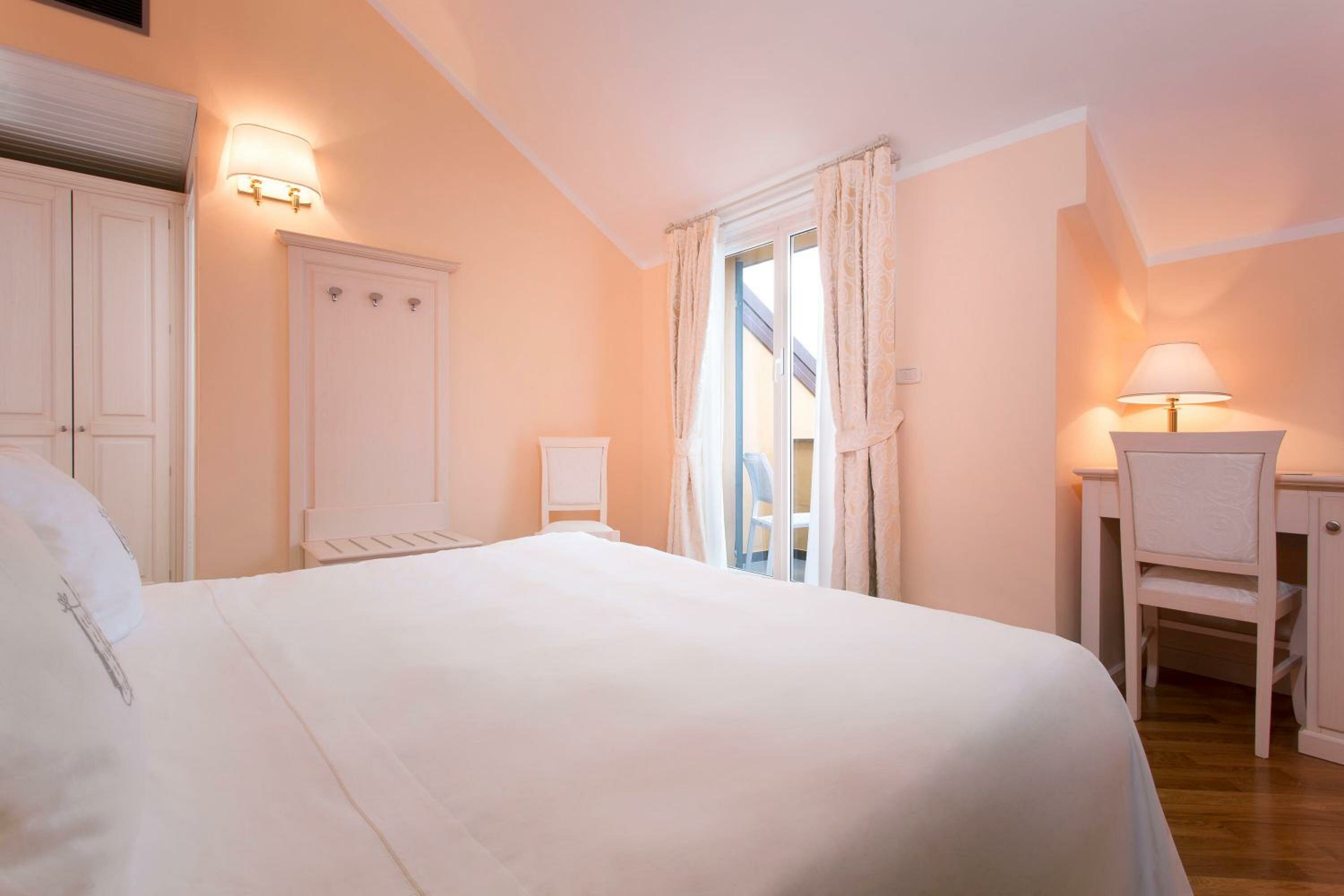 Double Room with Balcony and Sea View