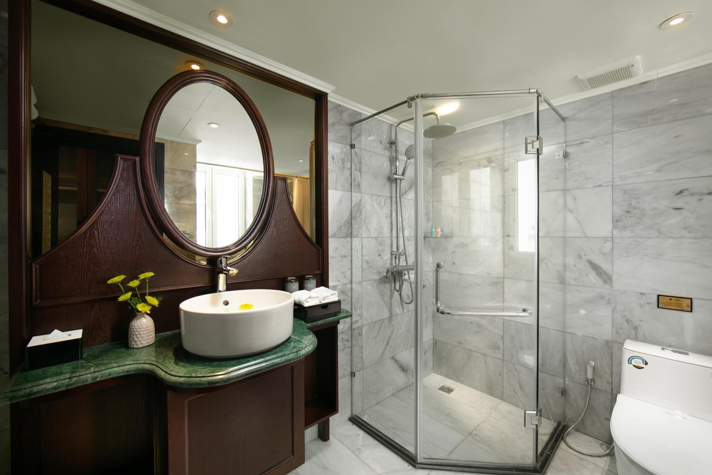 Du Lac Grand Luxury Suite City View