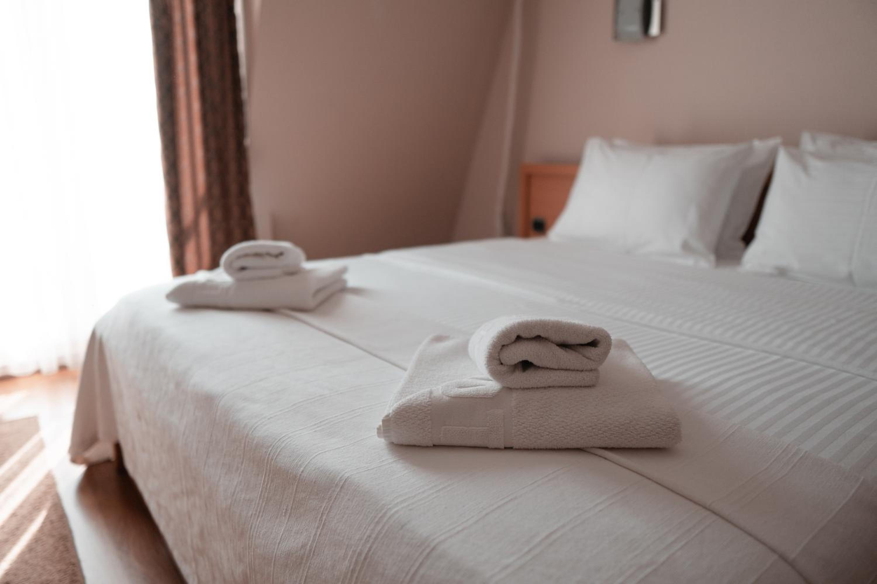 Triple room ( double bed + single bed )