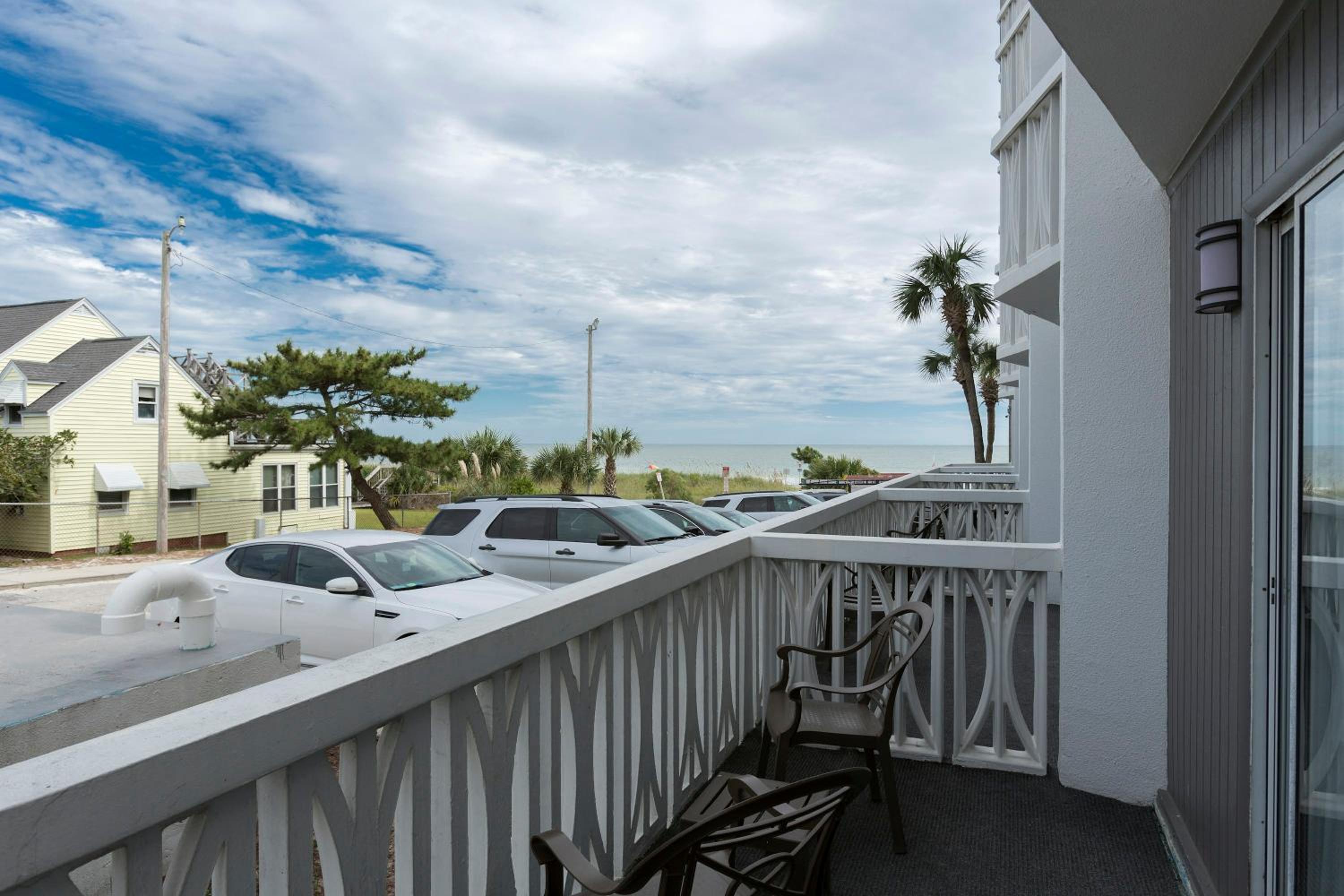 Ocean View Deluxe Junior Suite – Jamaican Building