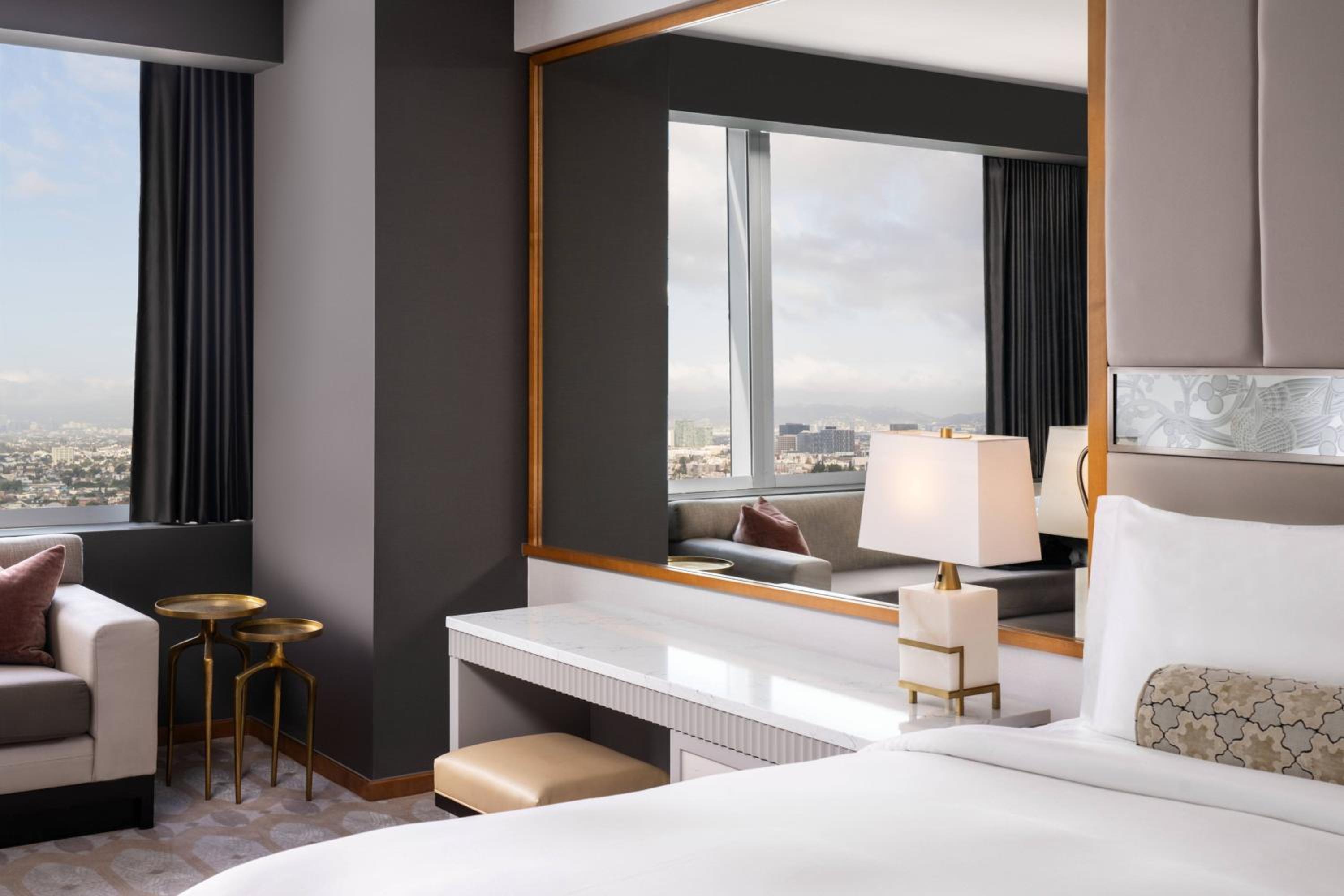 Deluxe King, Guest Room, 1 King, City View
