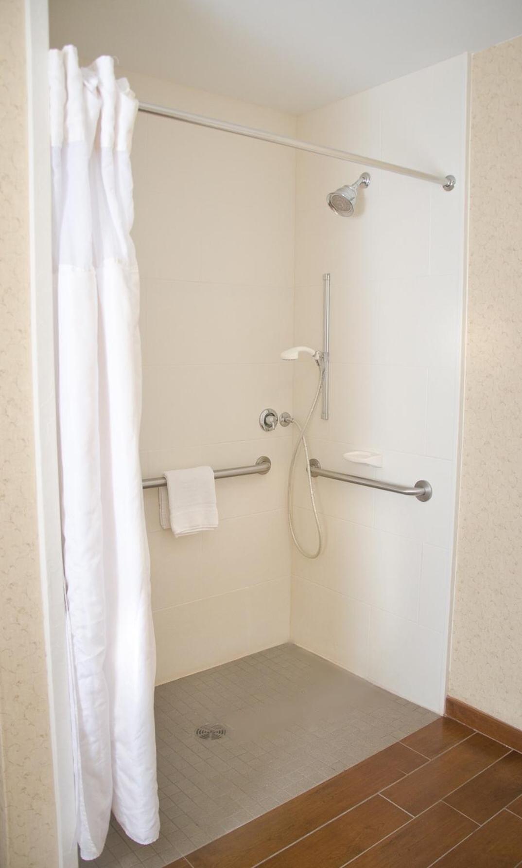 King Room with Roll-In Shower - Mobility/Hearing Accessible