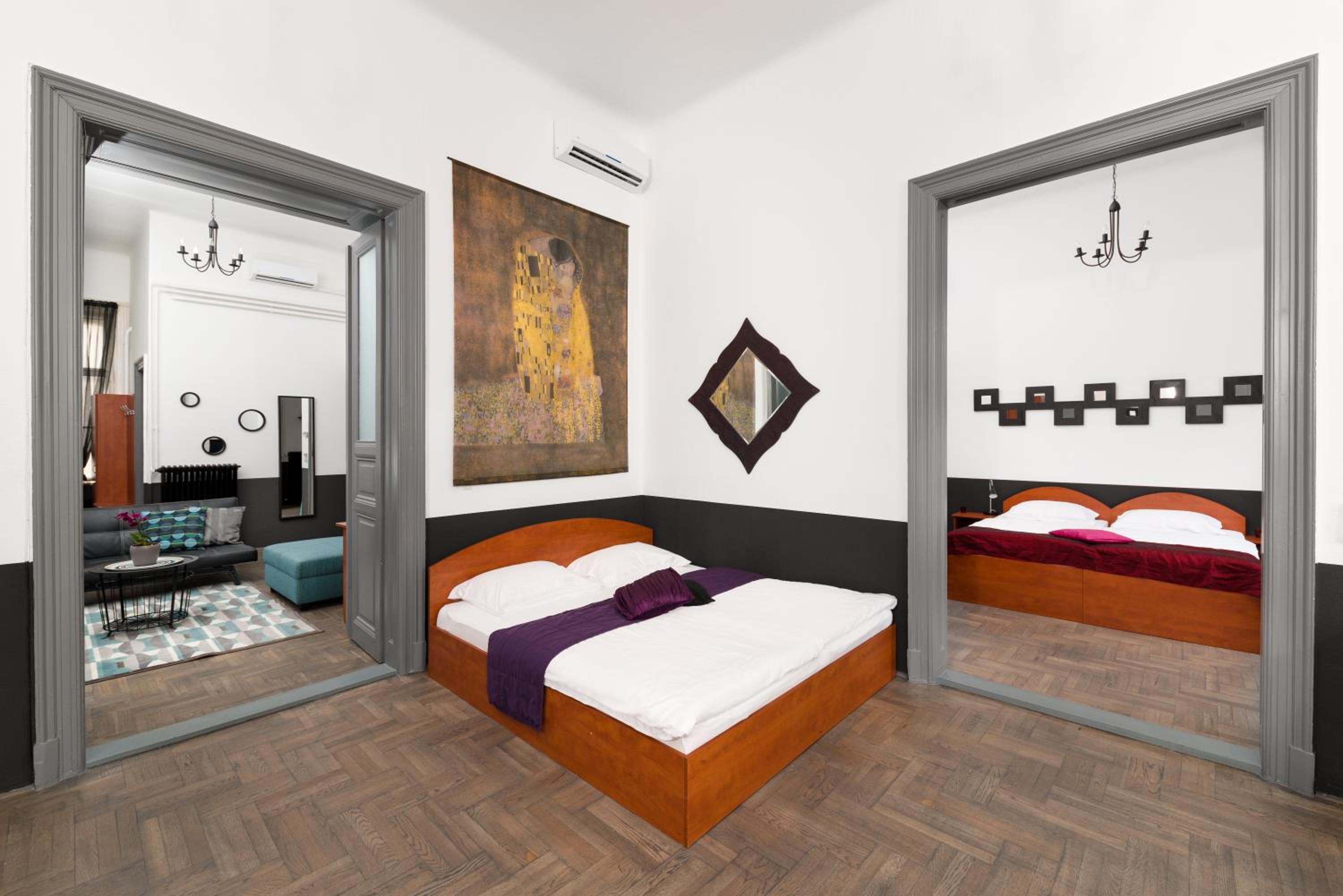 Deluxe Three-Bedroom Apartment
