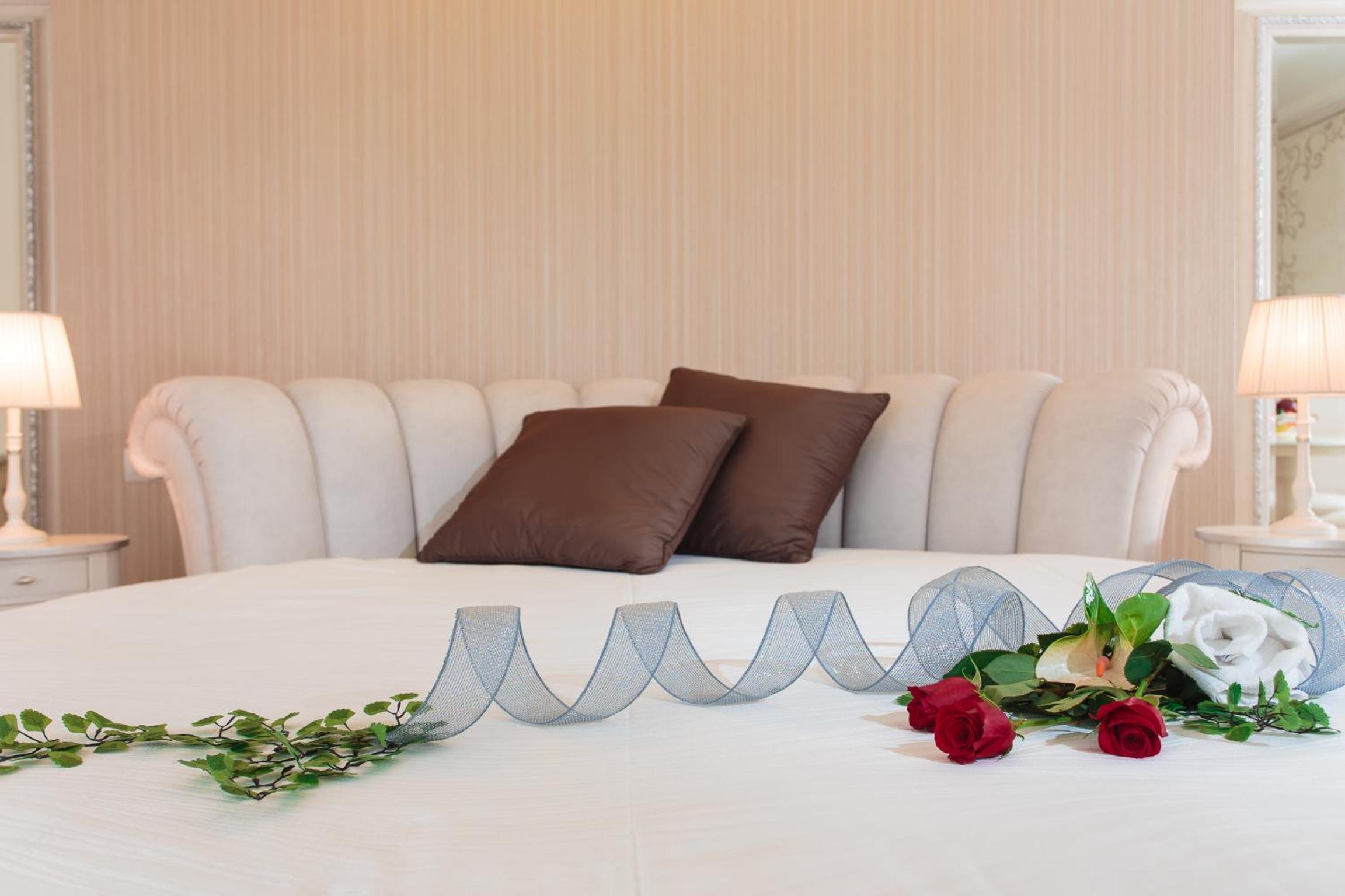 Deluxe Suite (2 Adults)