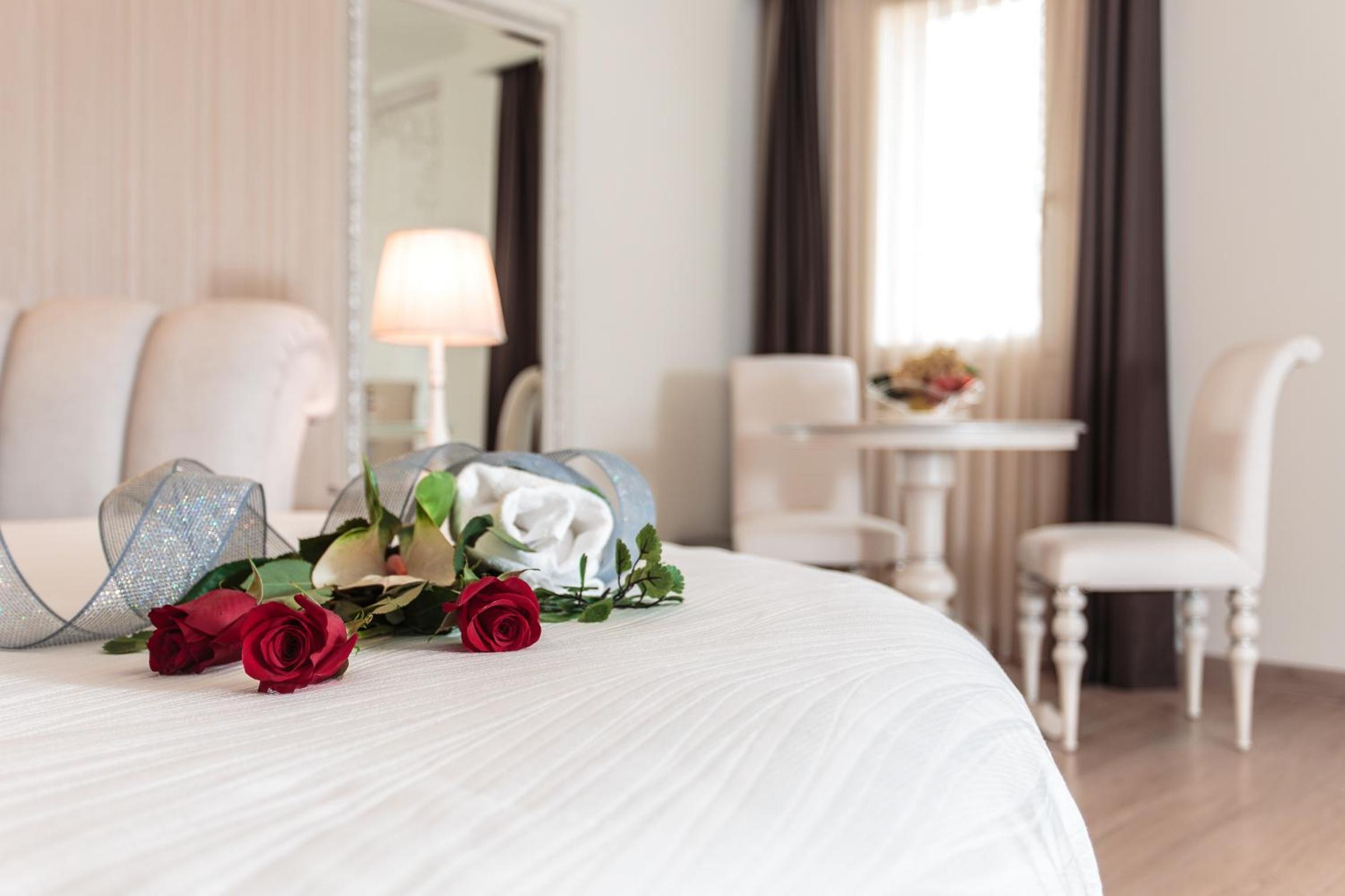 Deluxe Suite (2 Adults)