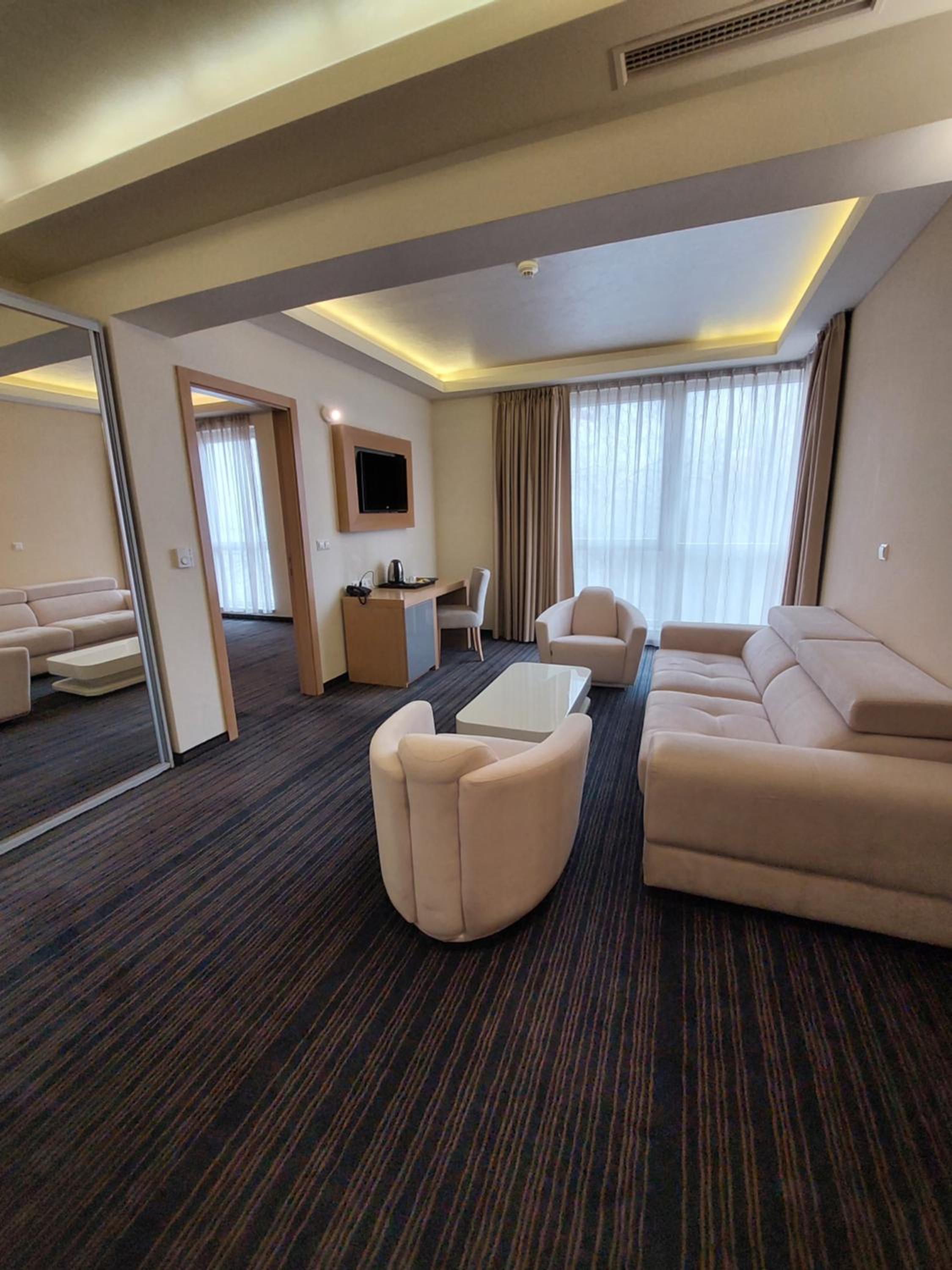 Deluxe Suite