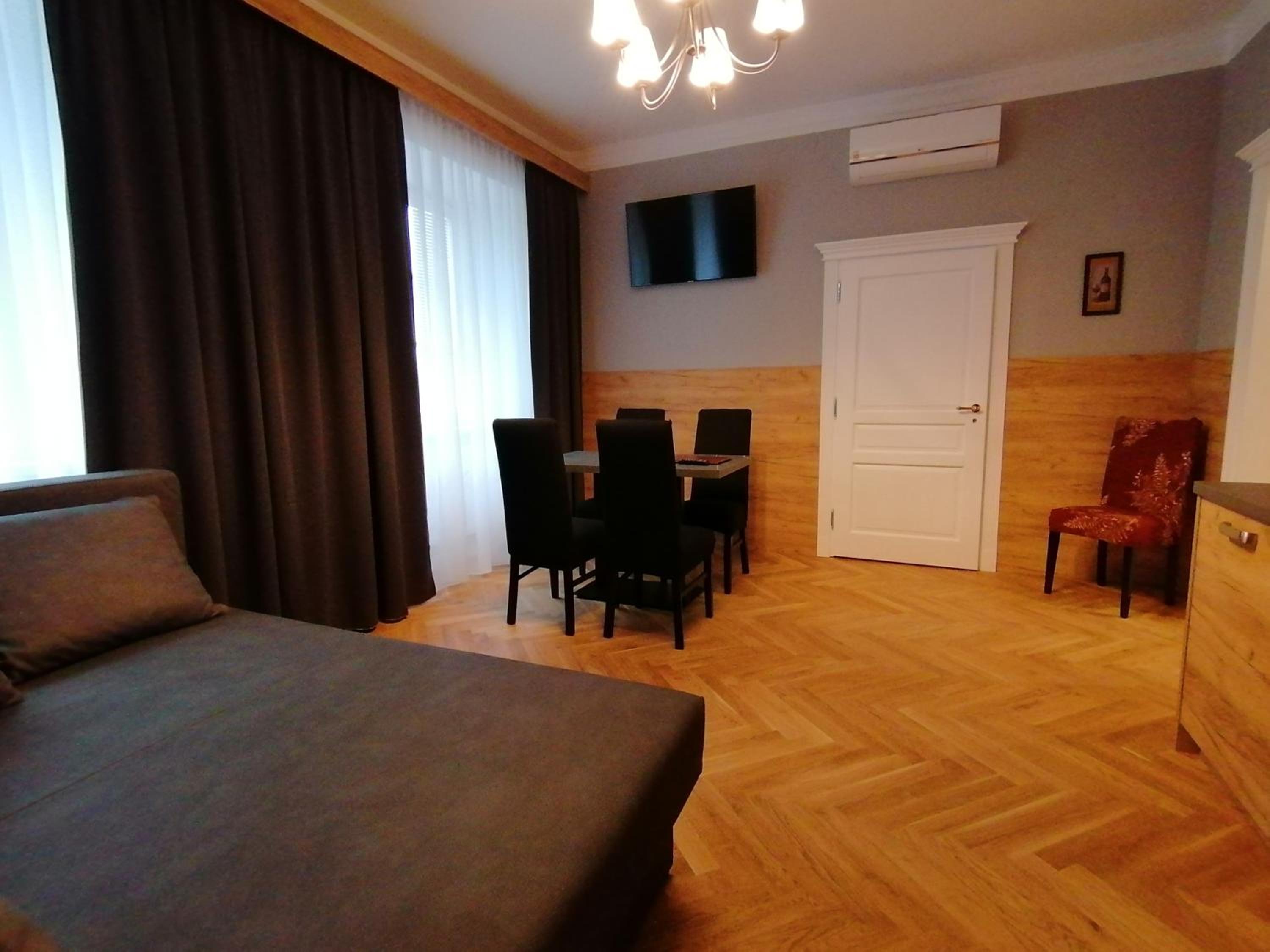 One-Bedroom Apartment with Balcony