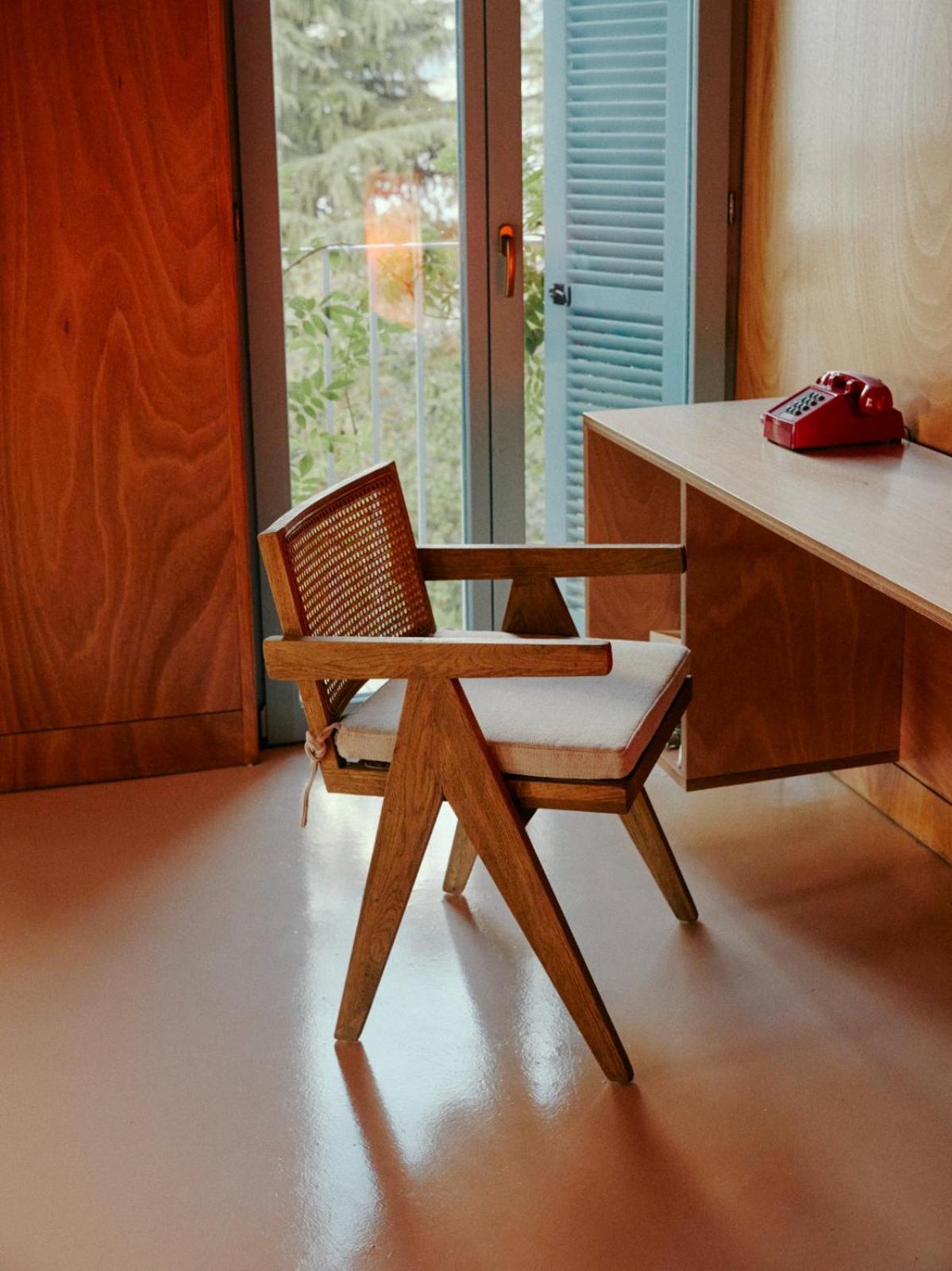 Corner Suite Old Town View