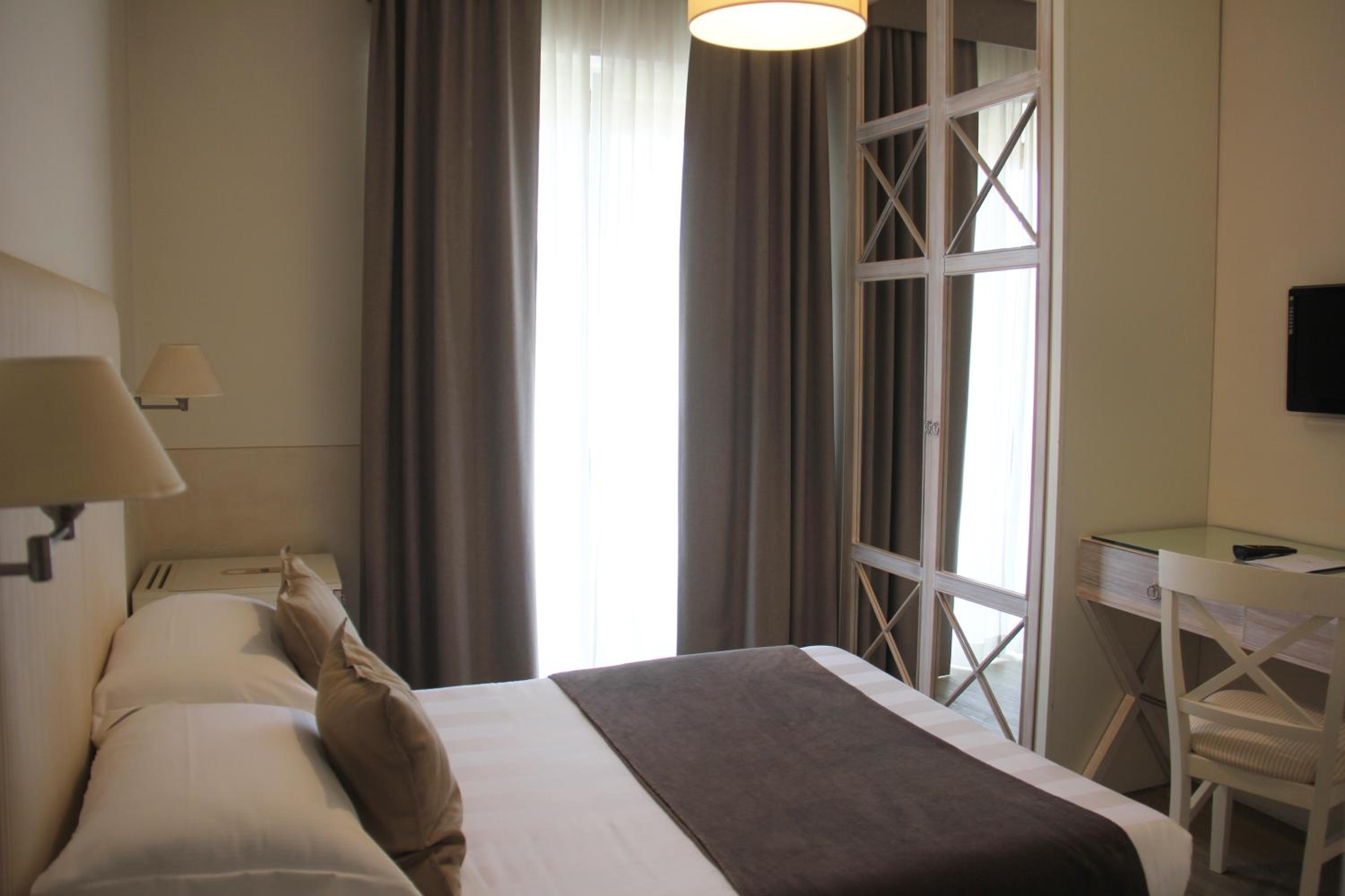 Queen Room with Balcony