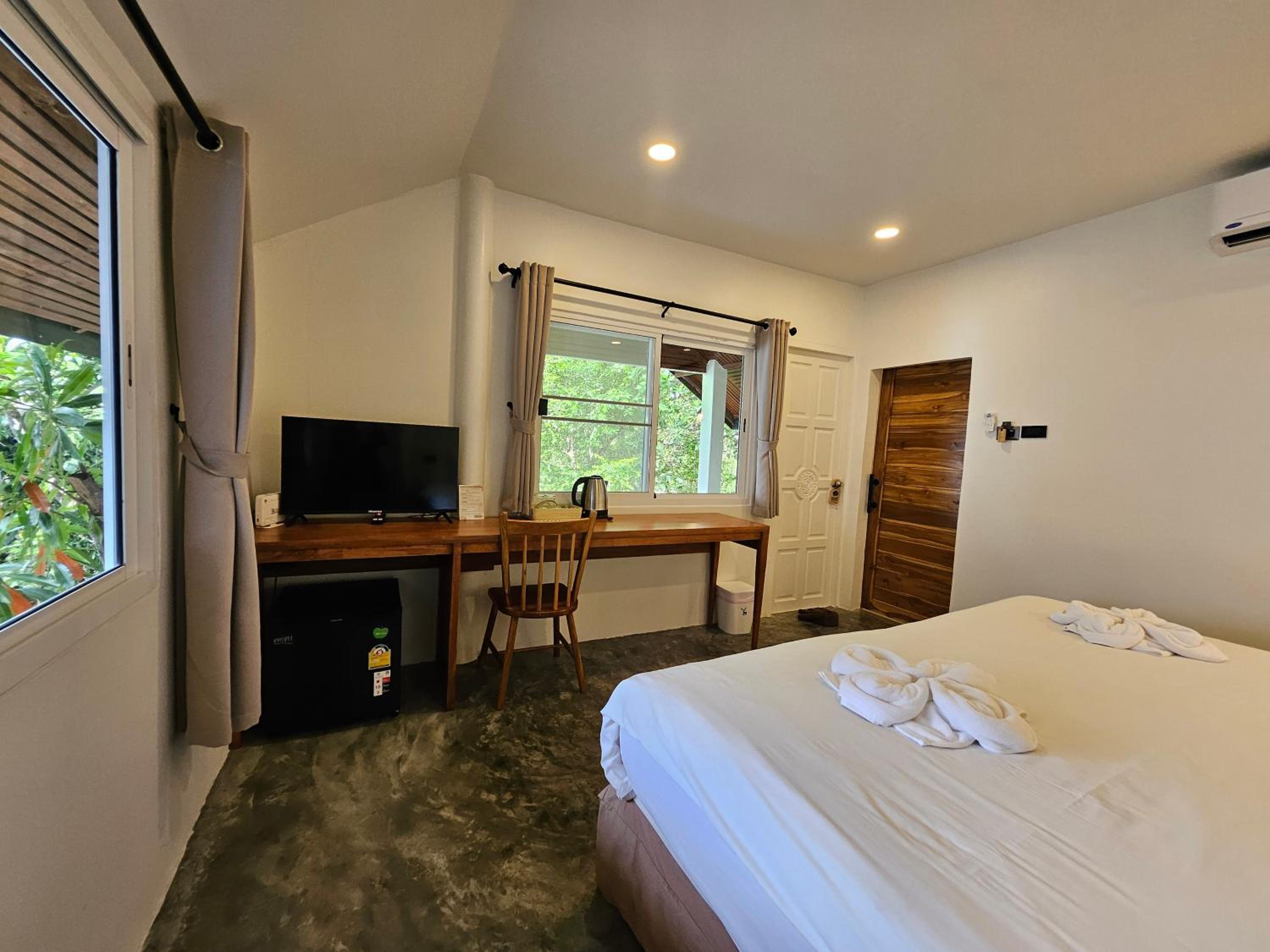 Superior with Partial Sea View 