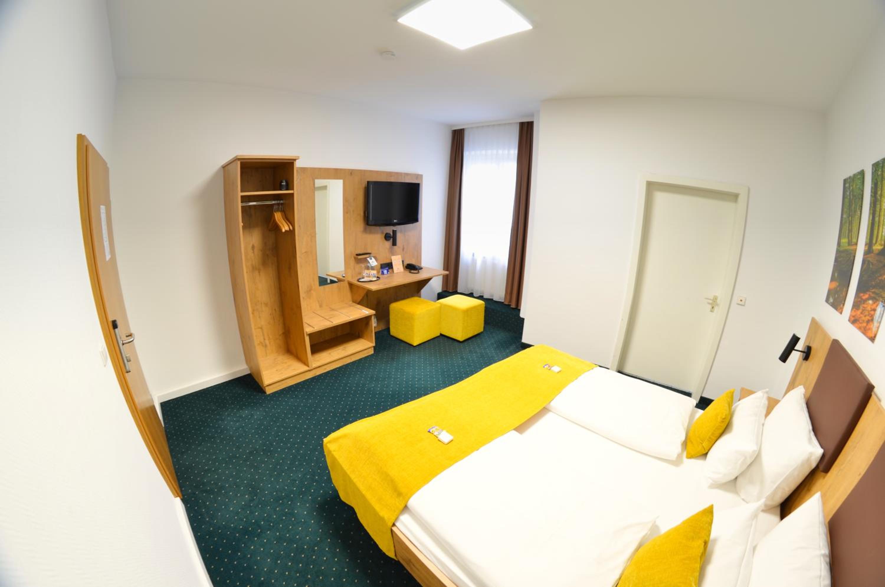 Large Double Room