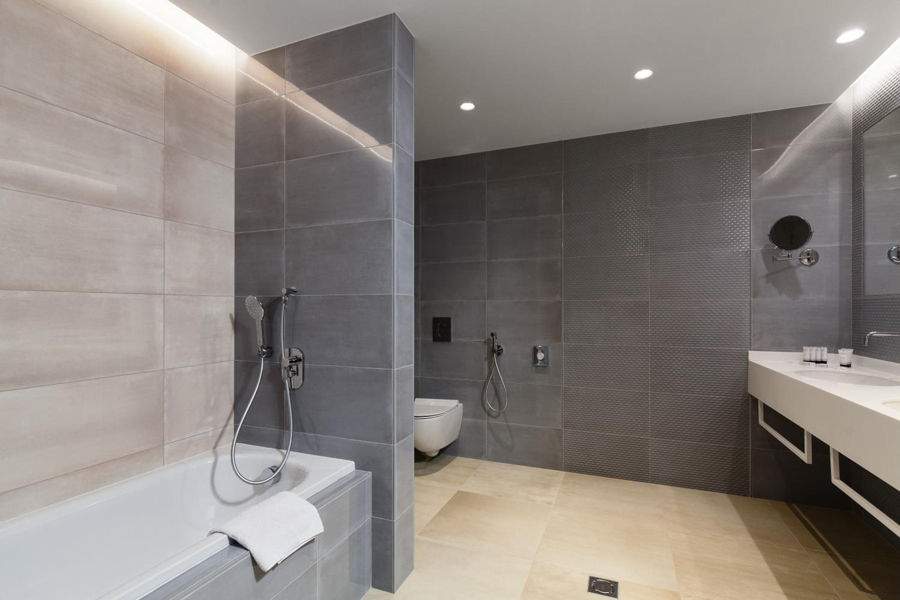 Suite with Sofa Bed and Spa Access