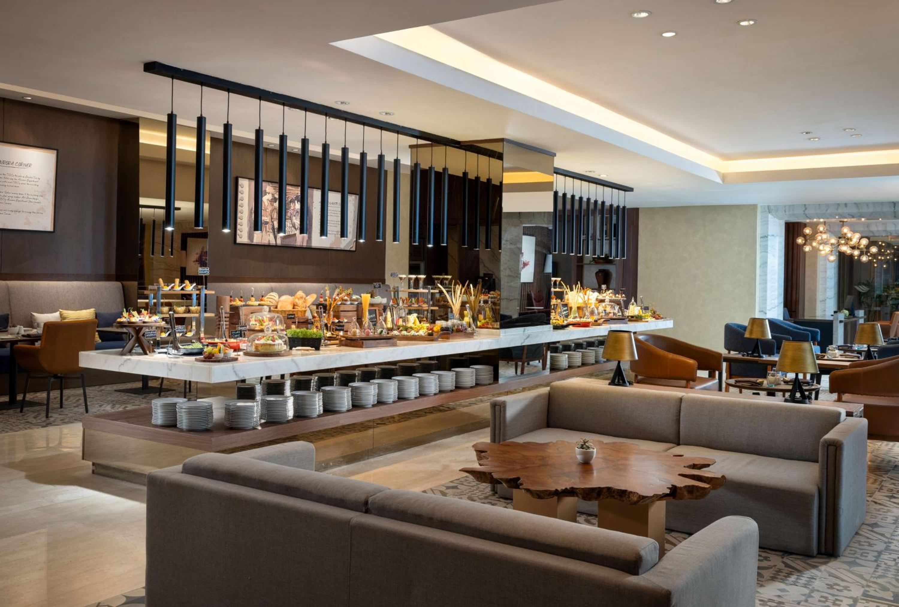 Corner King Suite