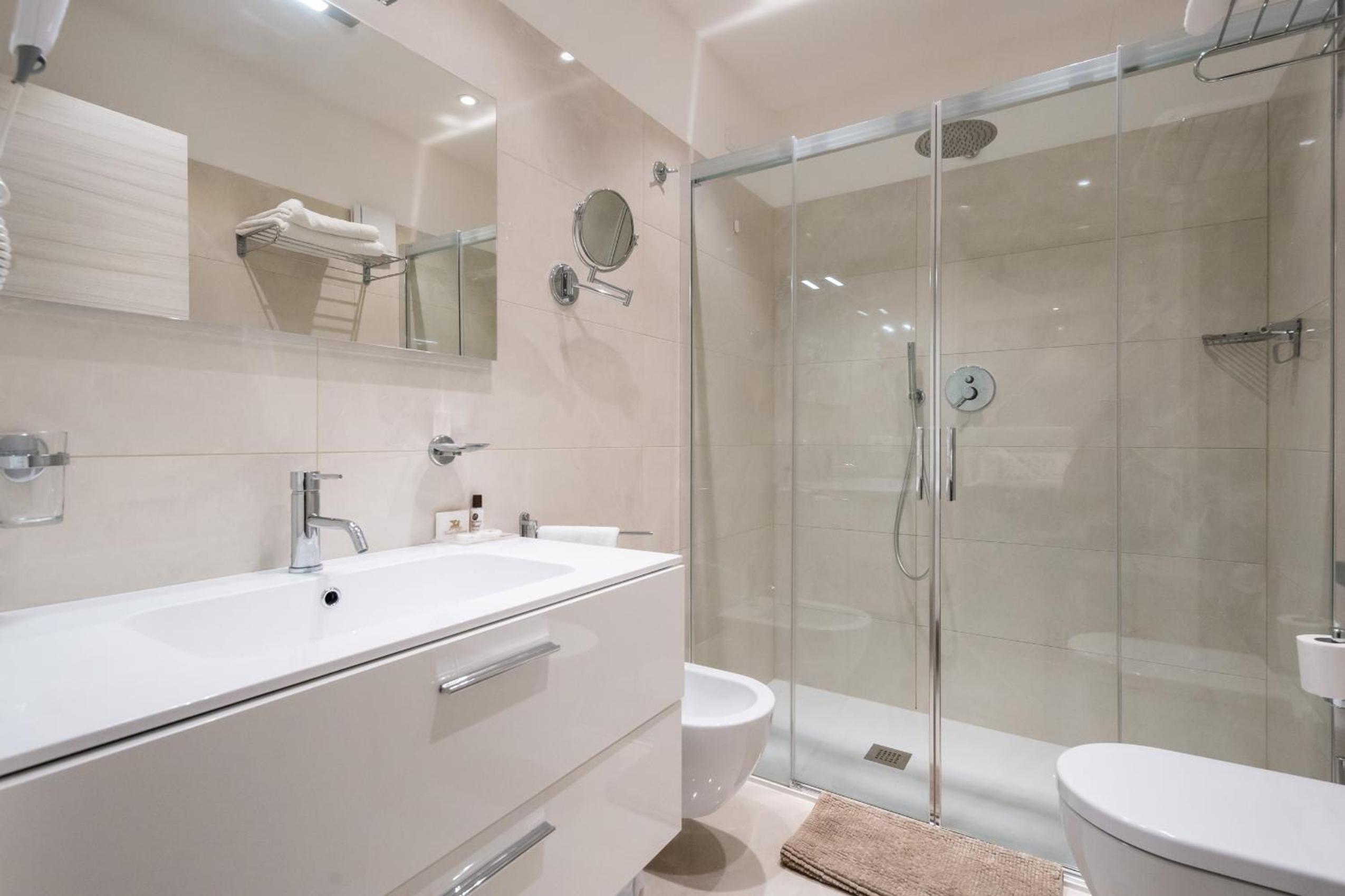 Deluxe Quadruple Room with Sea View