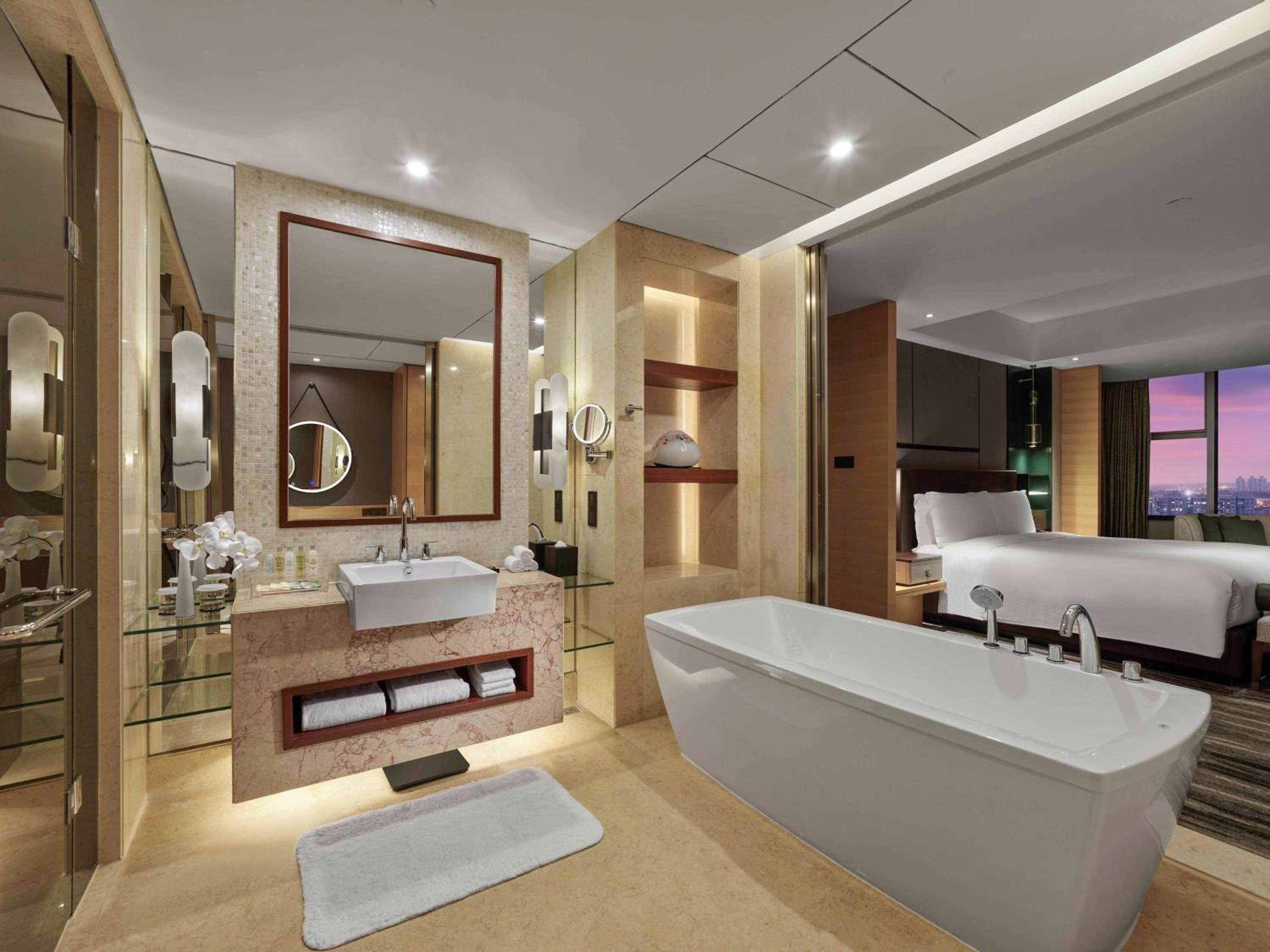 King Deluxe Suite