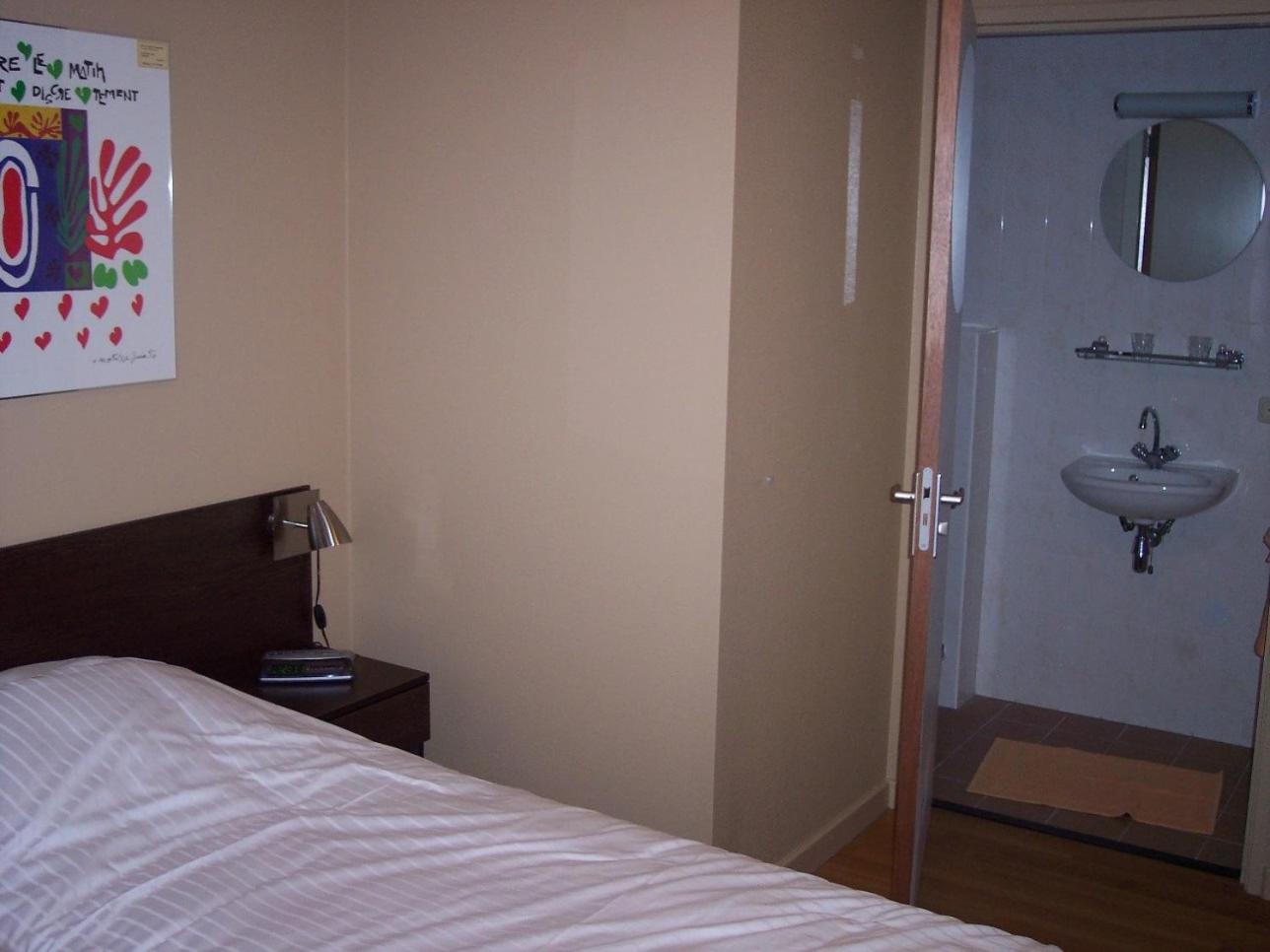 Twin Room with Bathroom