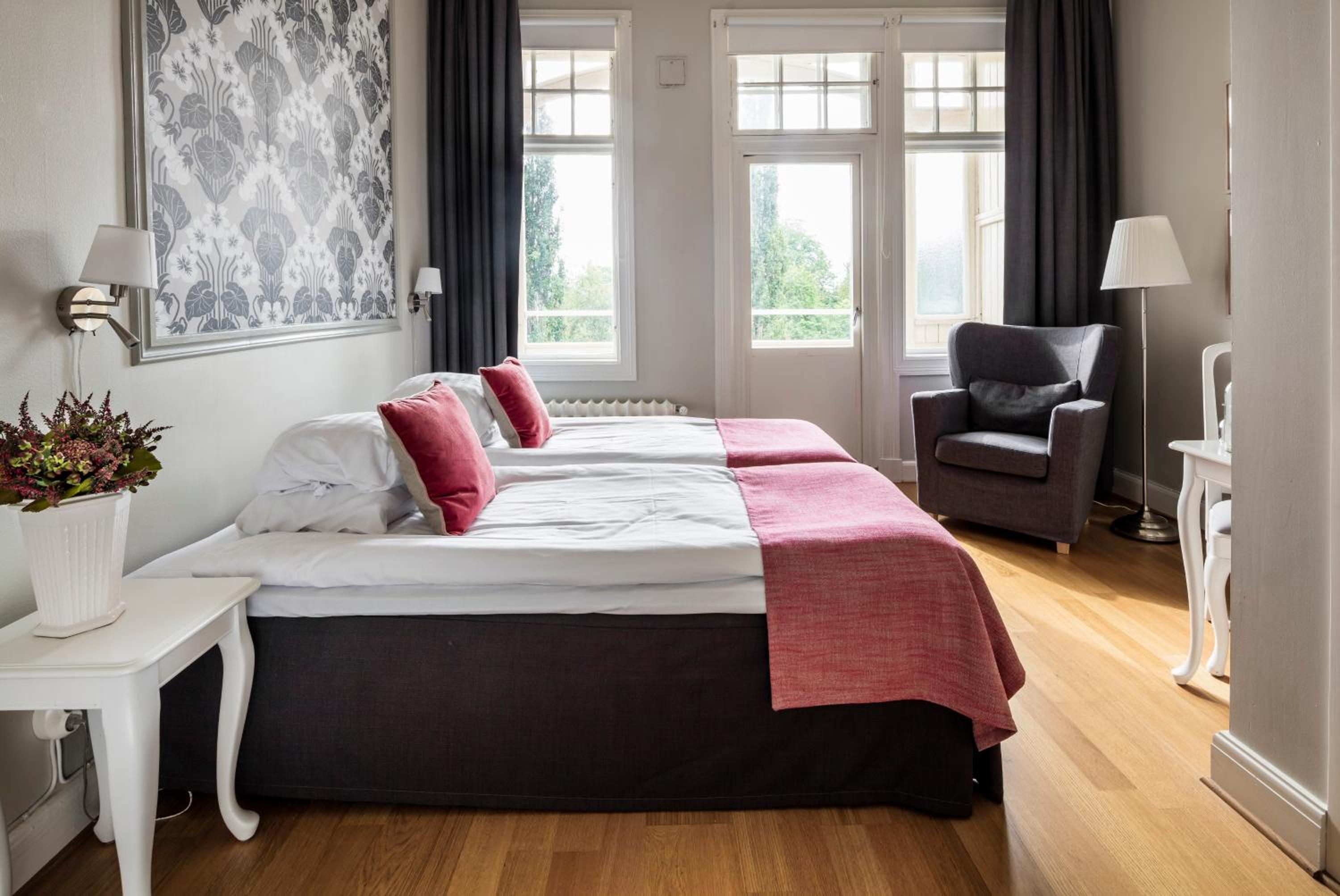 Twin Room with Balcony