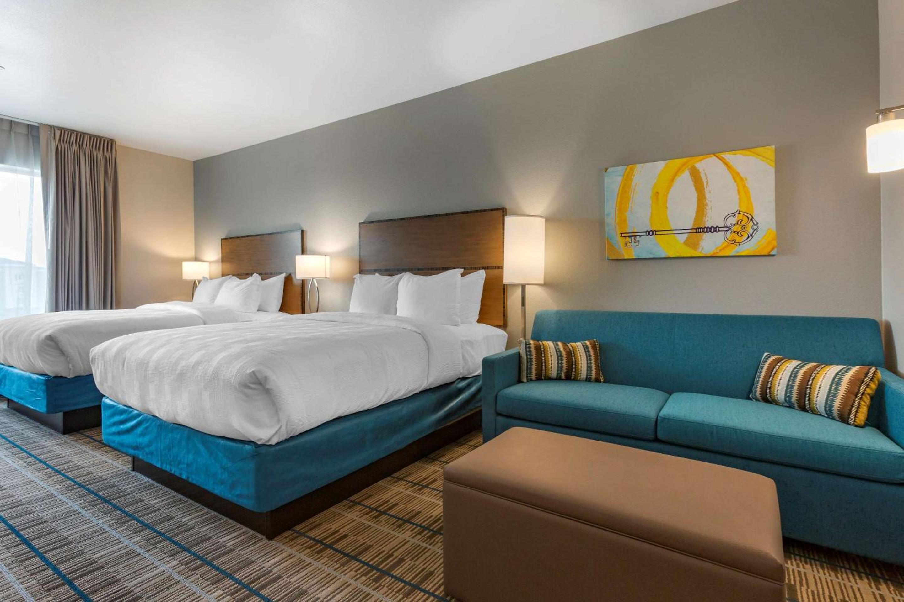 Queen Suite with Two Queen Beds - Non-Smoking