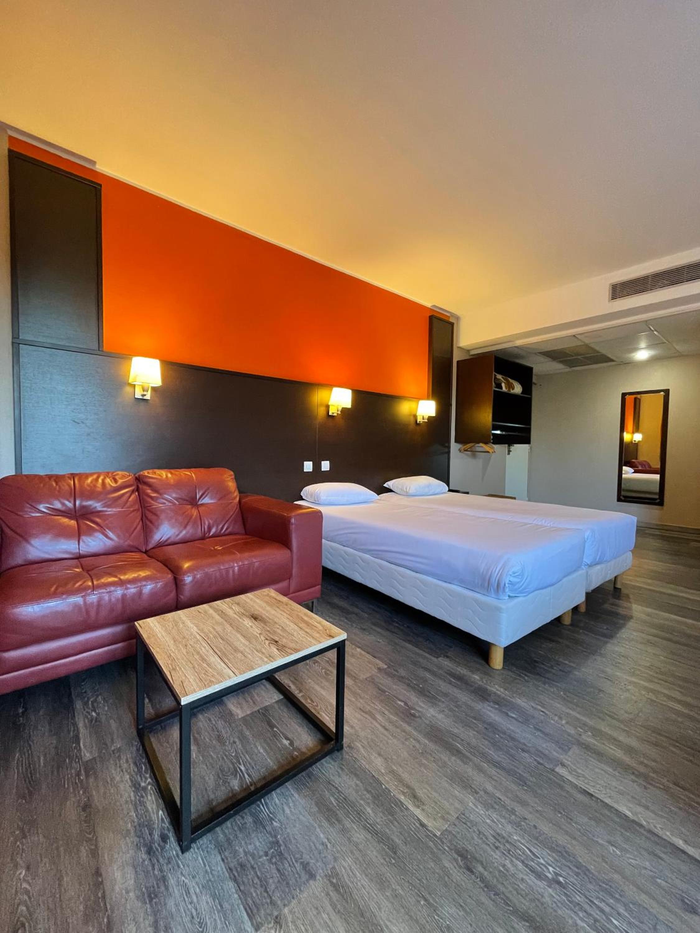 1 Double Bed 3 Single Beds