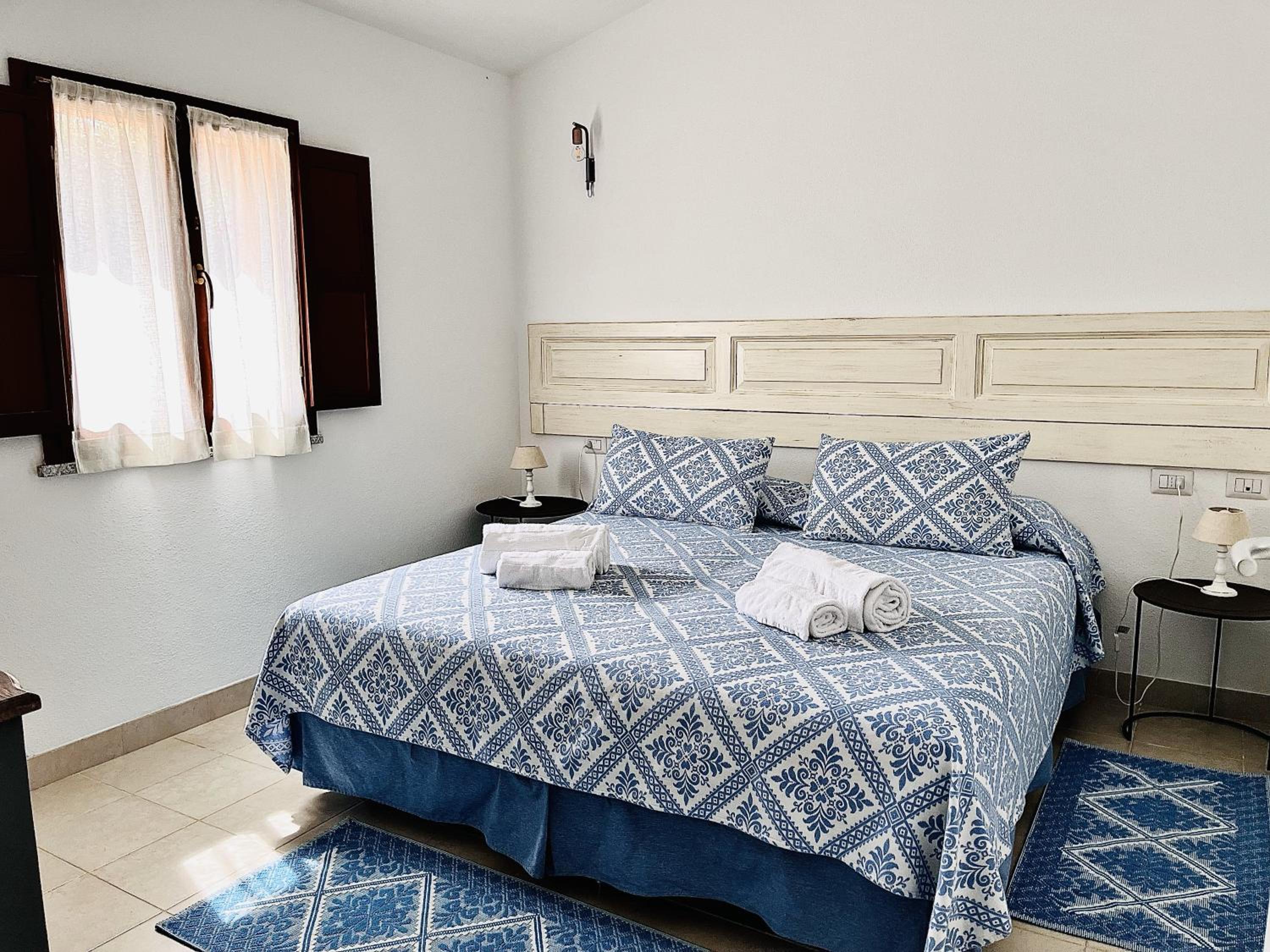 One-Bedroom Apartment with View