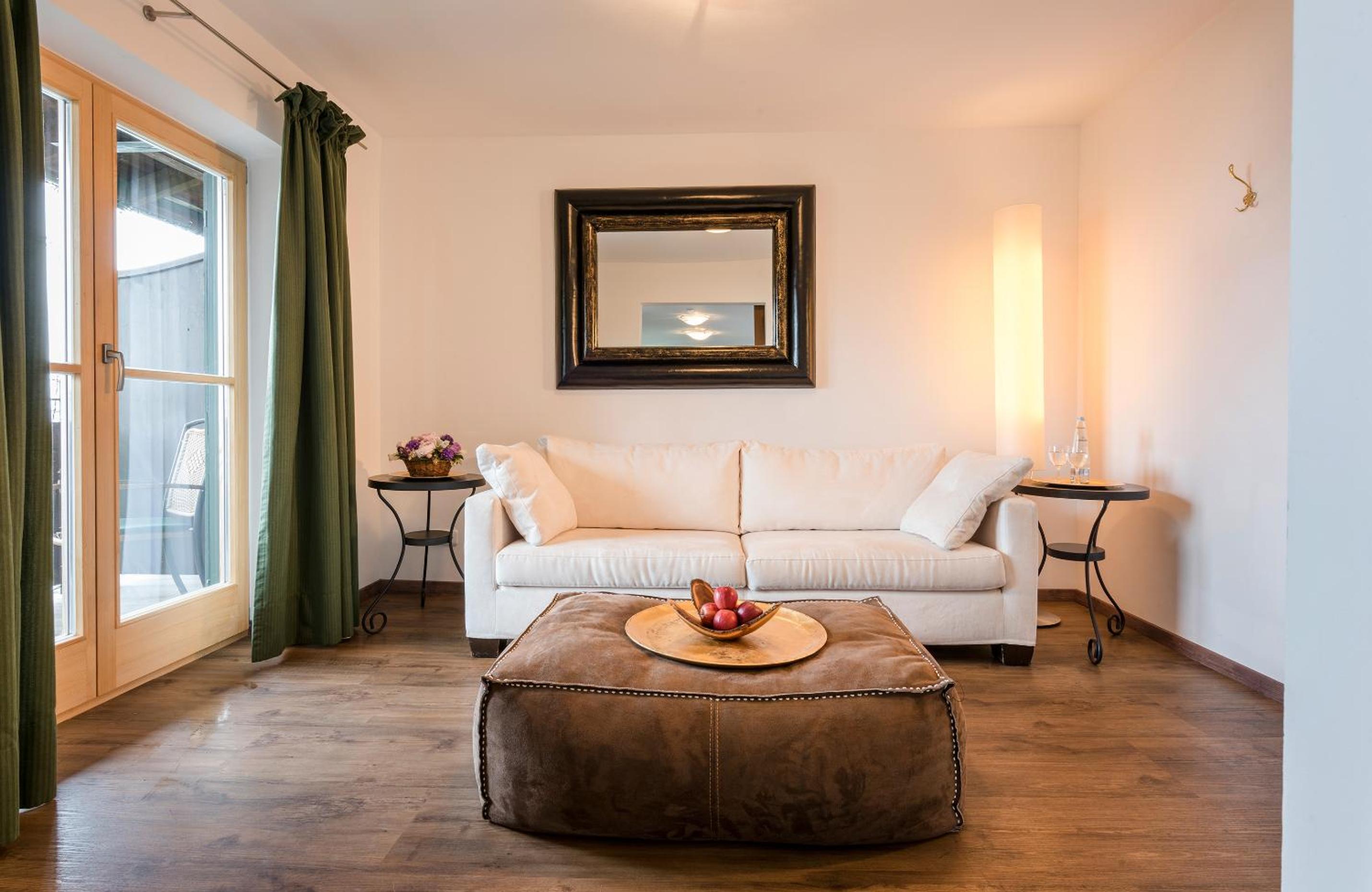 Deluxe Suite with Lake View