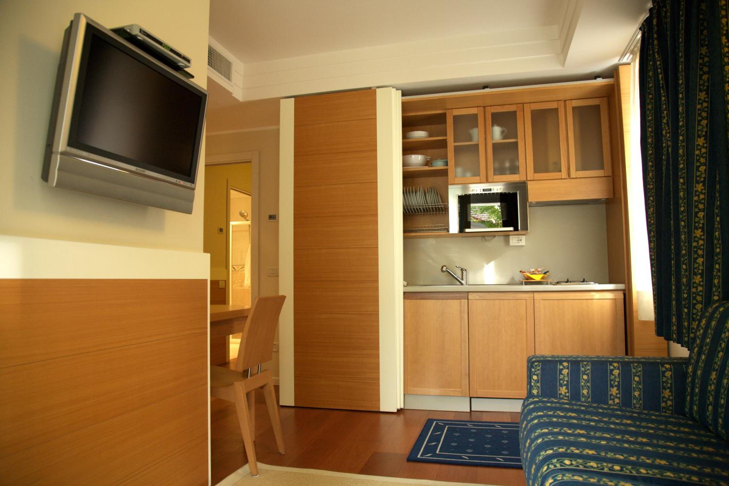 Executive One-Bedroom Apartment (2 Adults)