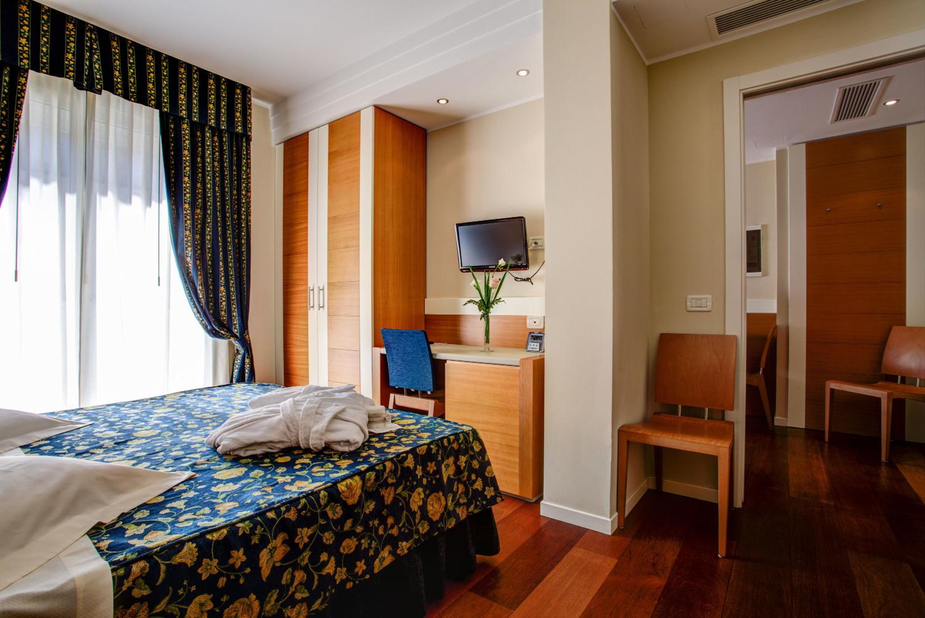  Executive One-Bedroom Apartment (2 Adults)