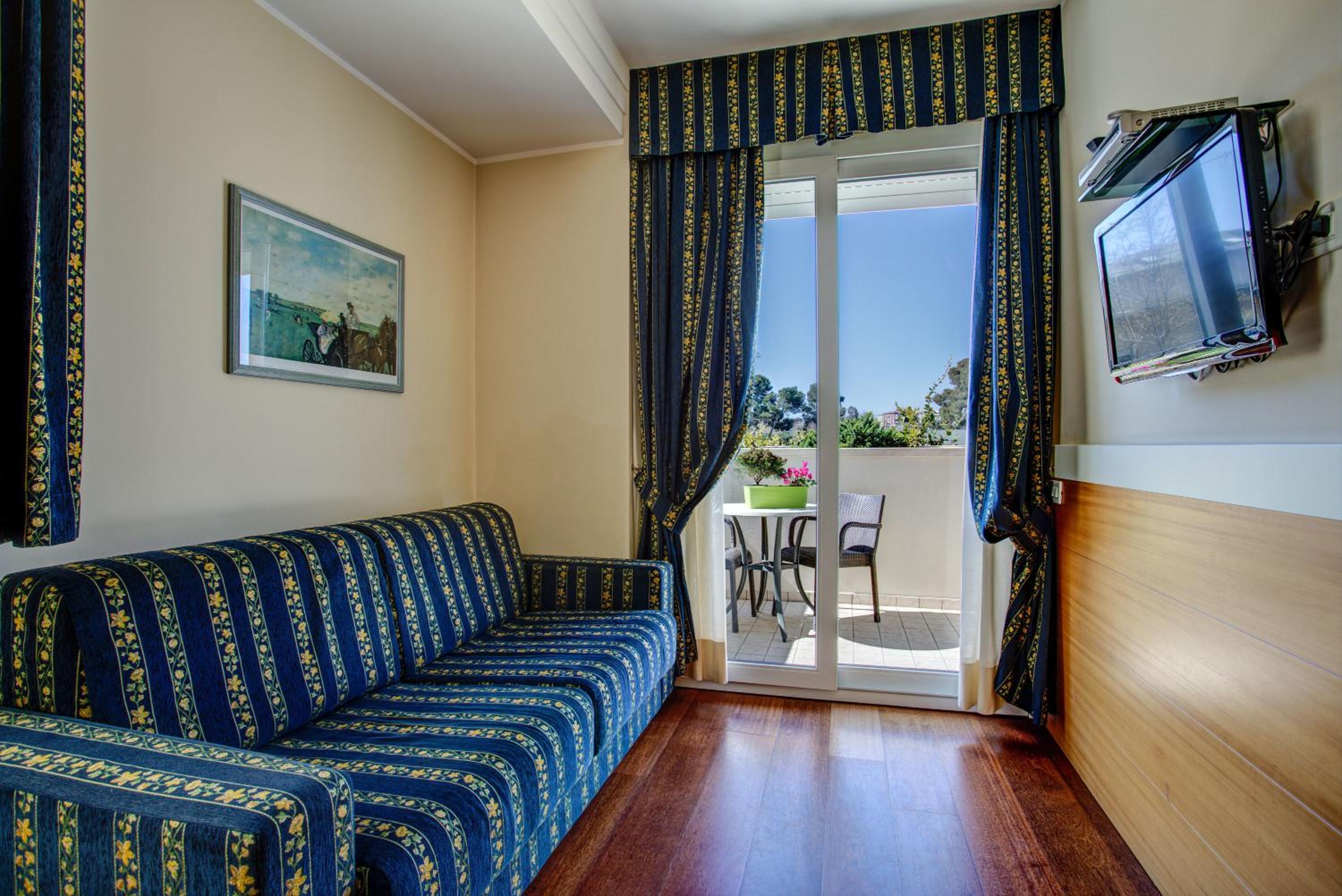  Executive One-Bedroom Apartment (2 Adults)