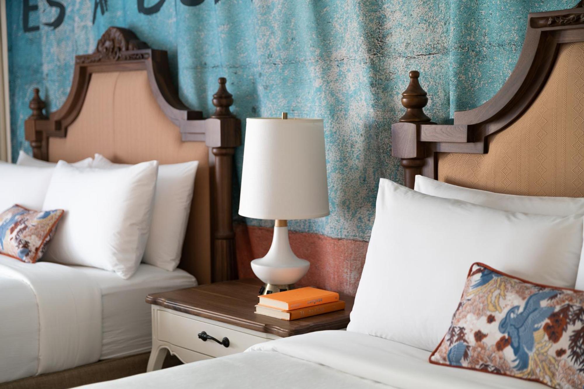 Lola Premium 2 Queens Patio