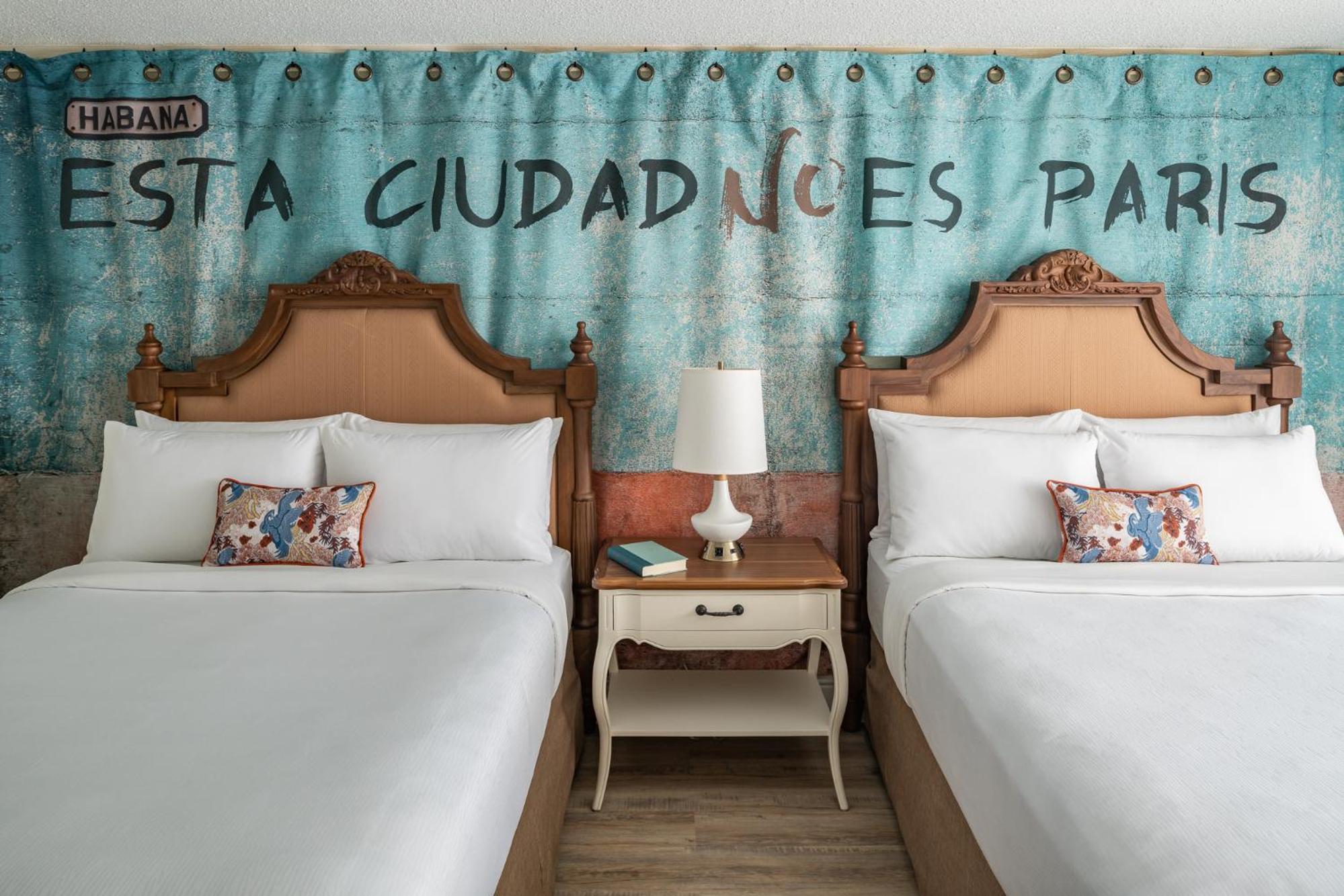 Lola Premium 2 Queens Patio