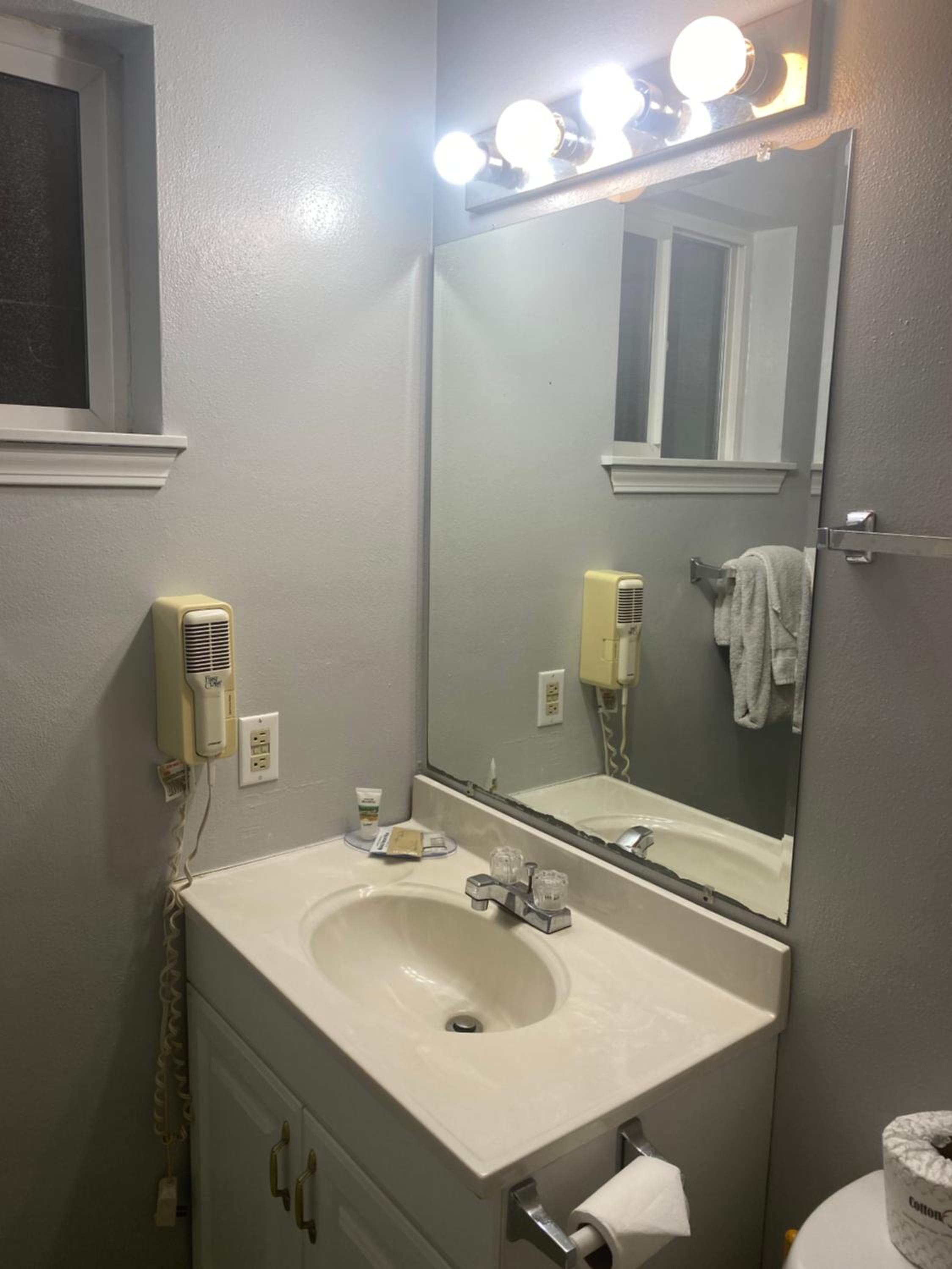 One-Bedroom King Suite