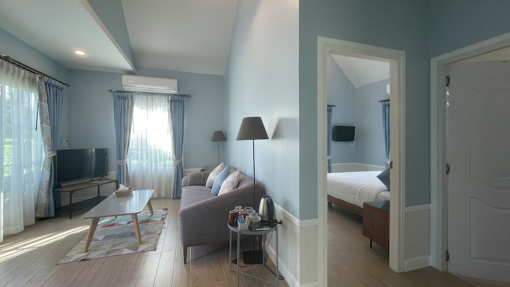 Room, 2 Bedrooms, Balcony