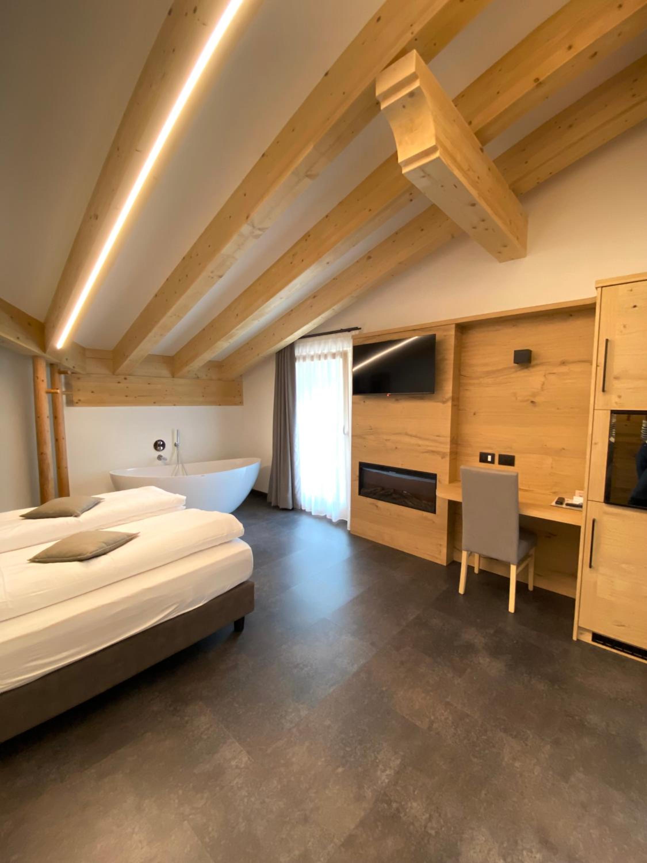 Suite with Mountain View