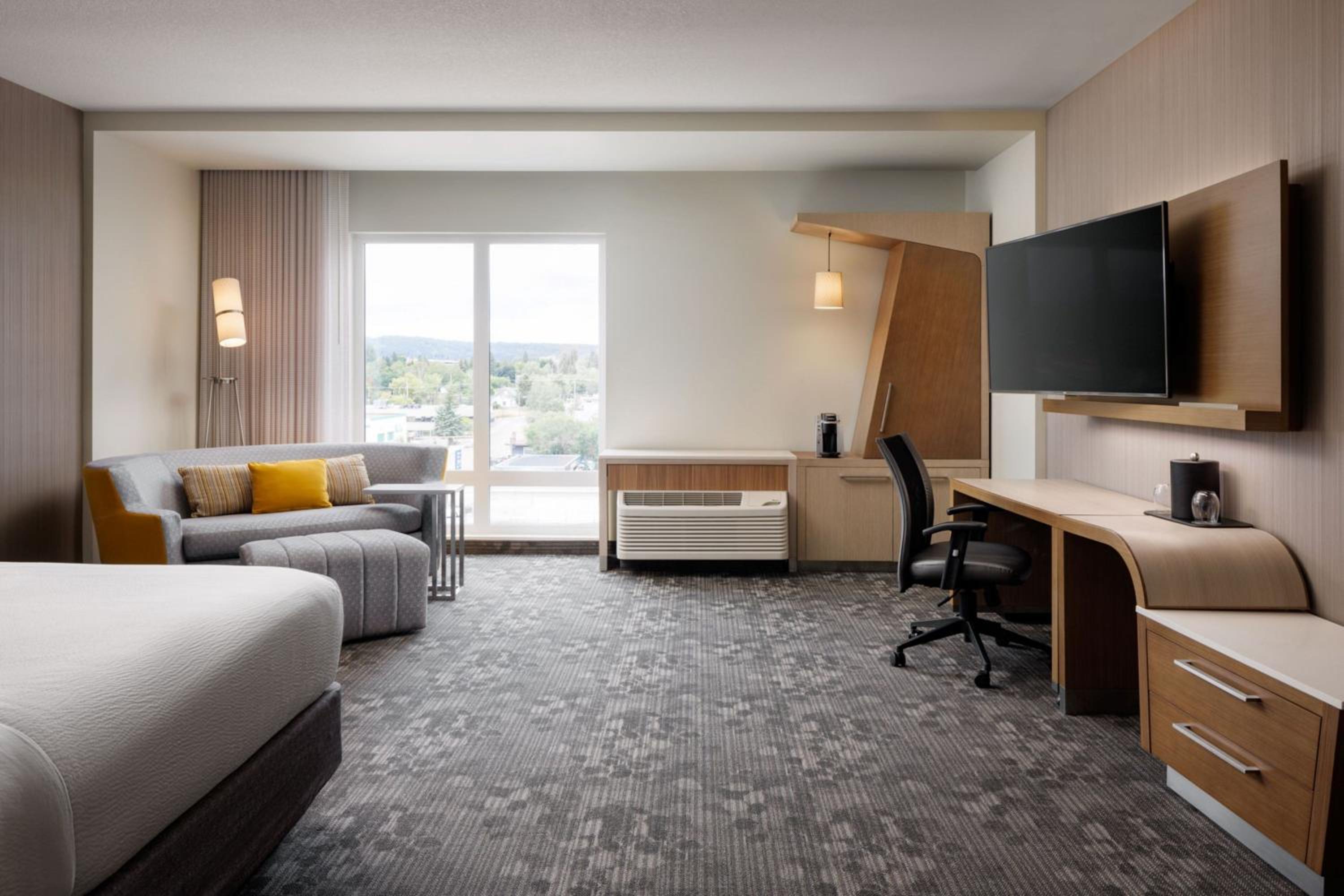 King Suite with Sofa Bed and City View