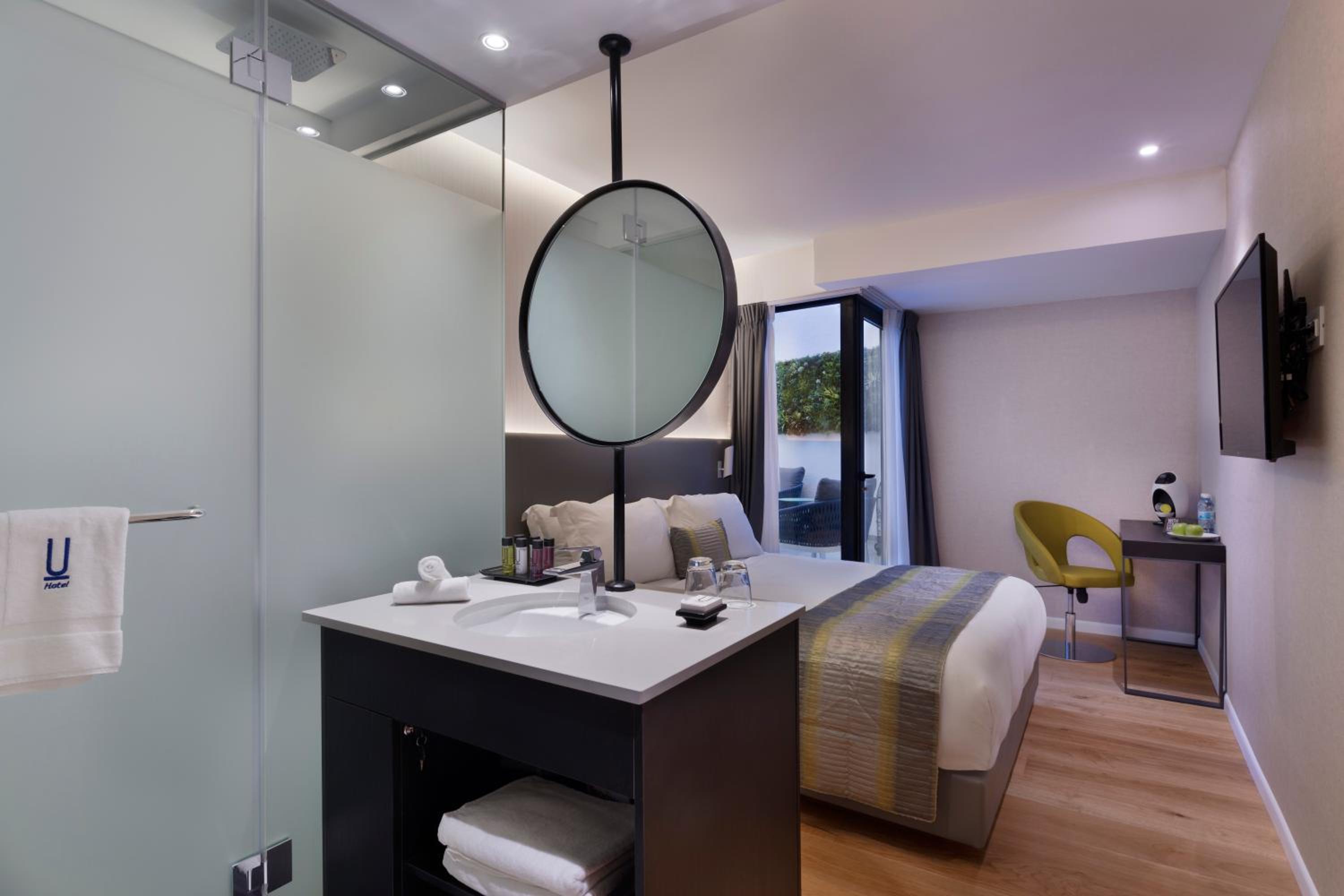 Superior Double or Twin Room with Shared Patio