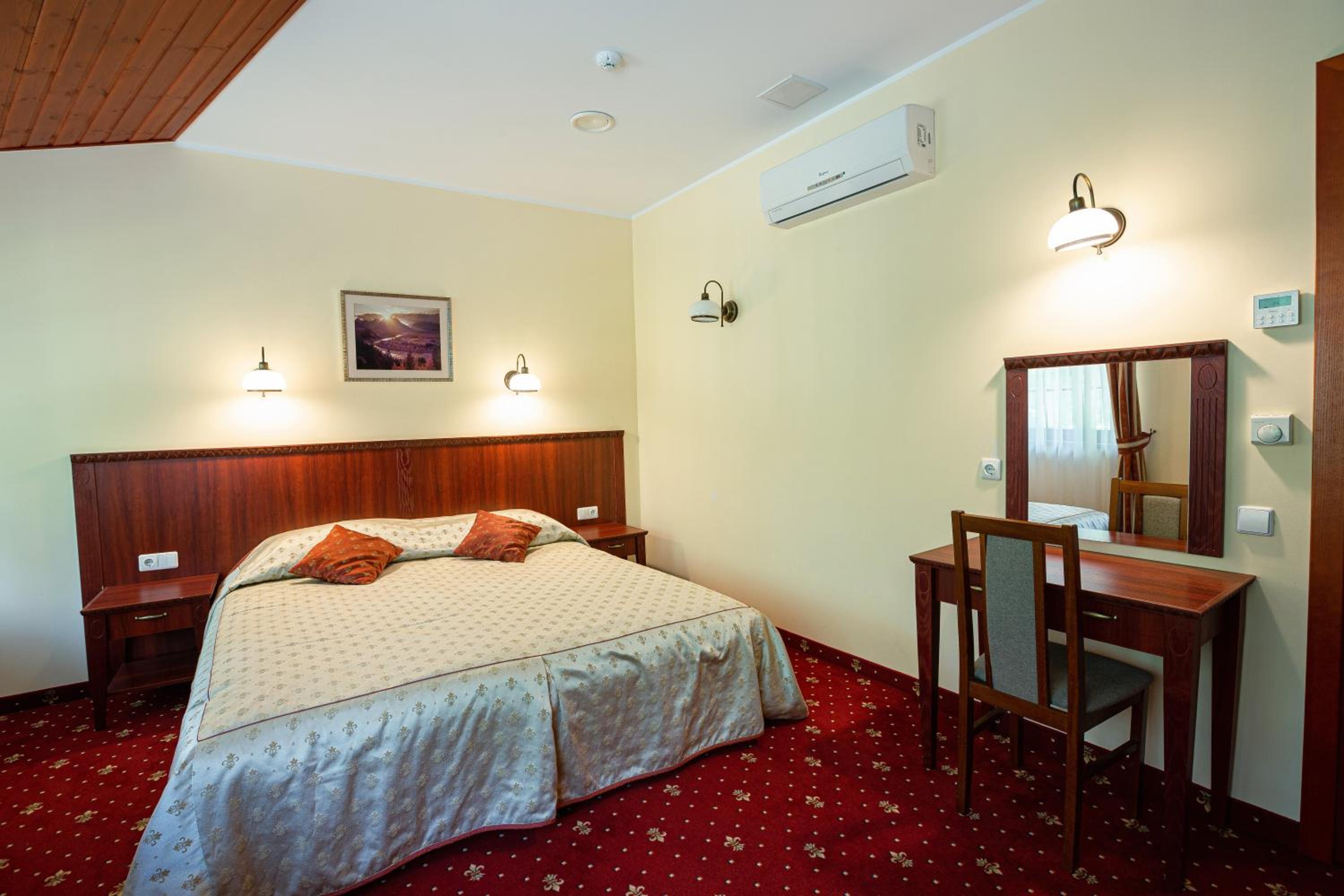 Two Bedroom Family Apartment with Balcony and SPA Access