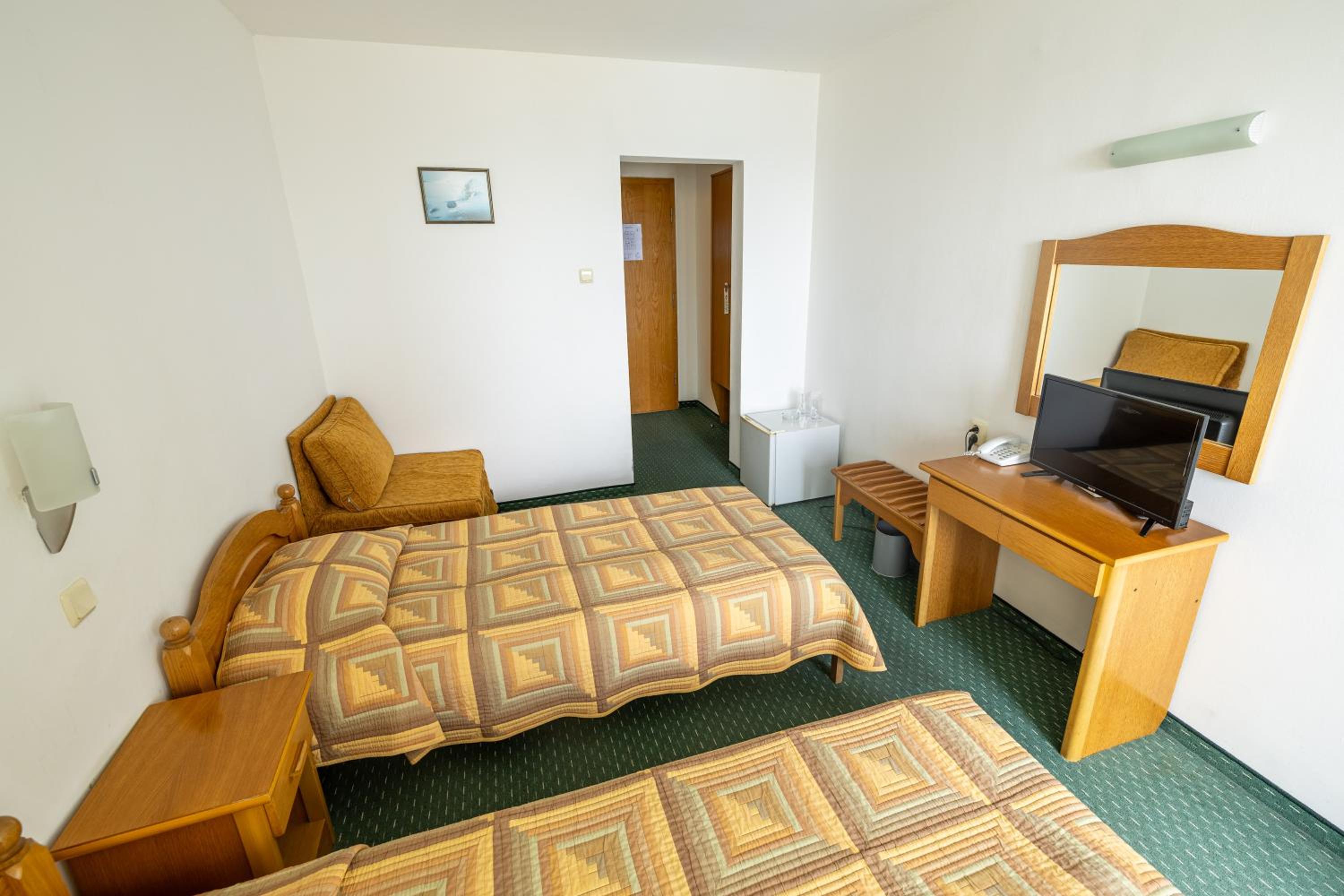 Standard Twin Room with Front Sea View