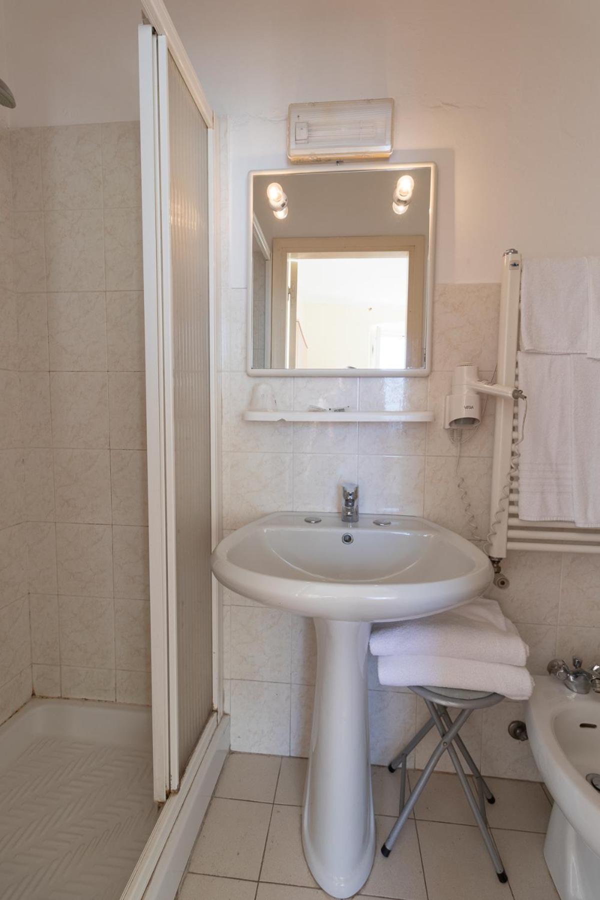 Double or Twin Room with Sea View and Private Internal Bathroom