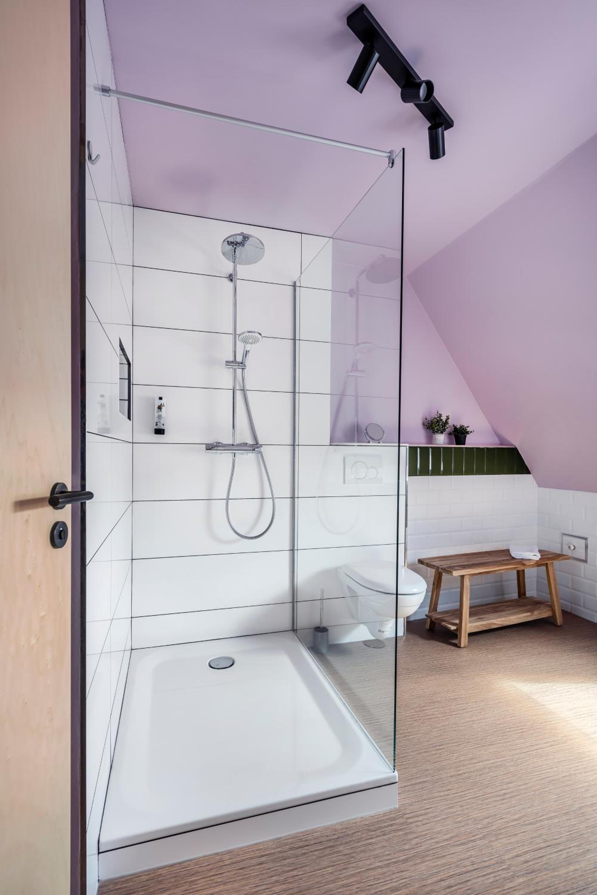 Familienzimmer mit getrennten Schlafzimmern und Klimaanlage