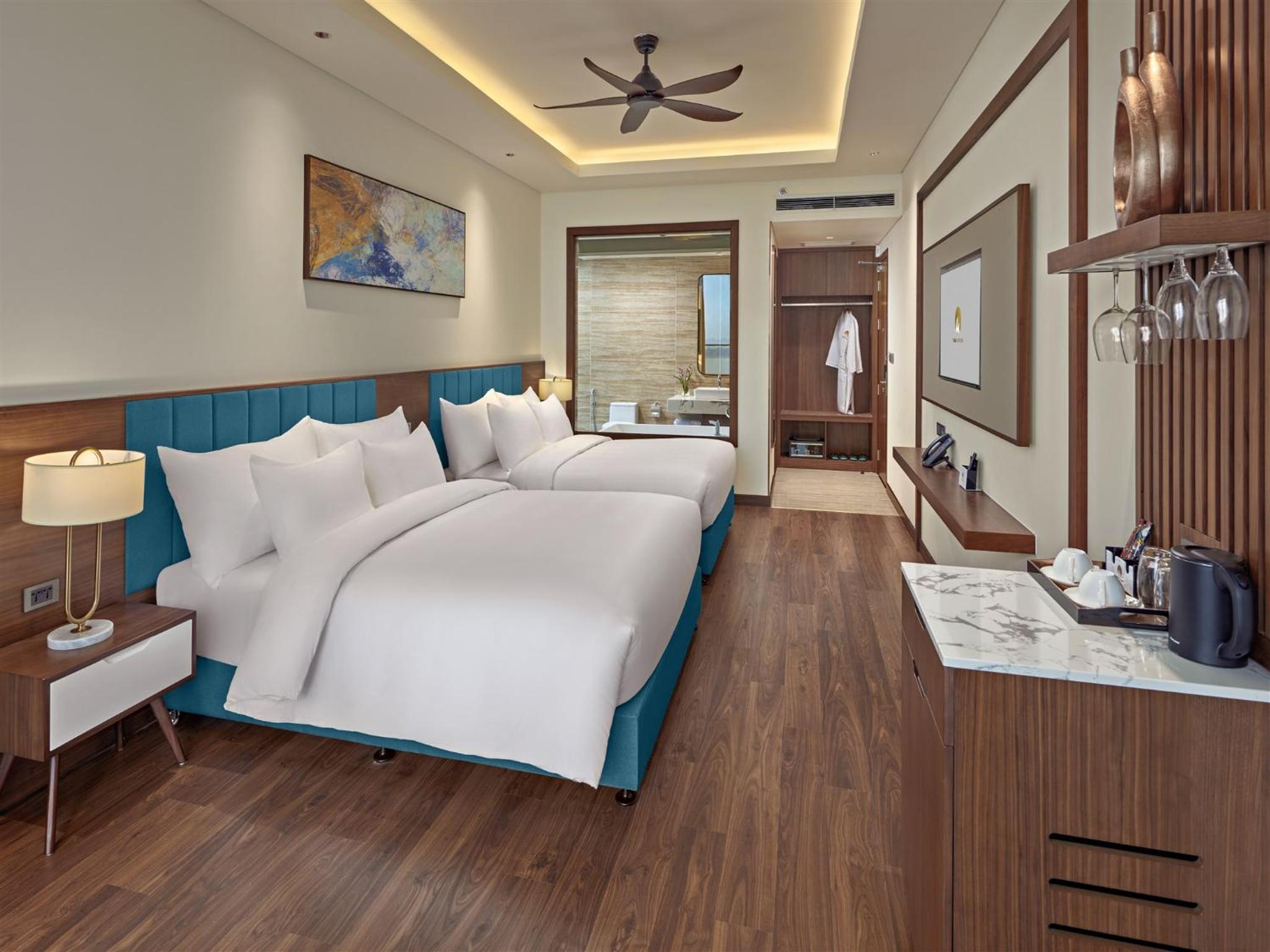  Premier Family Room with City View