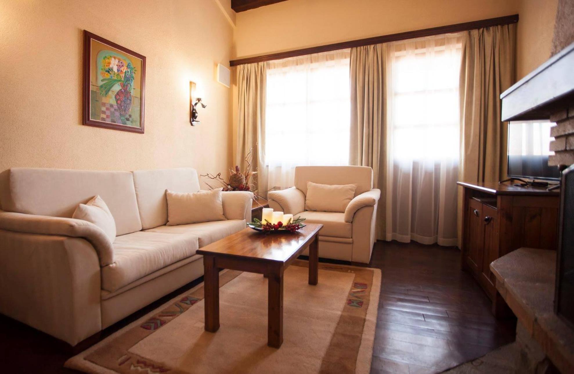 Suite (2 Adults + 2 Children)