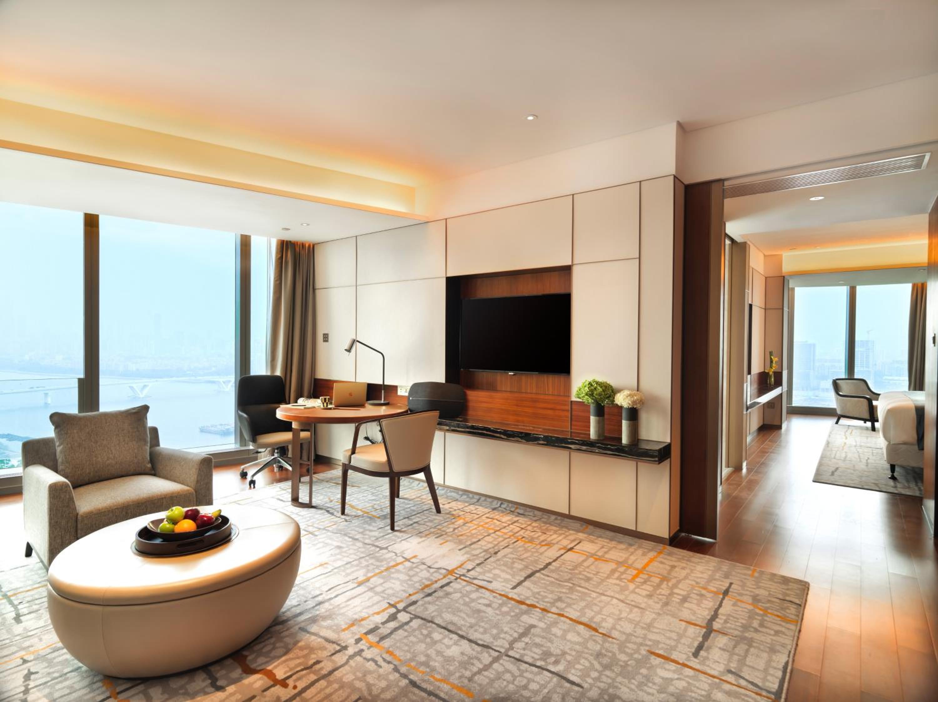 1 King Bed Junior Suite Pearl River View