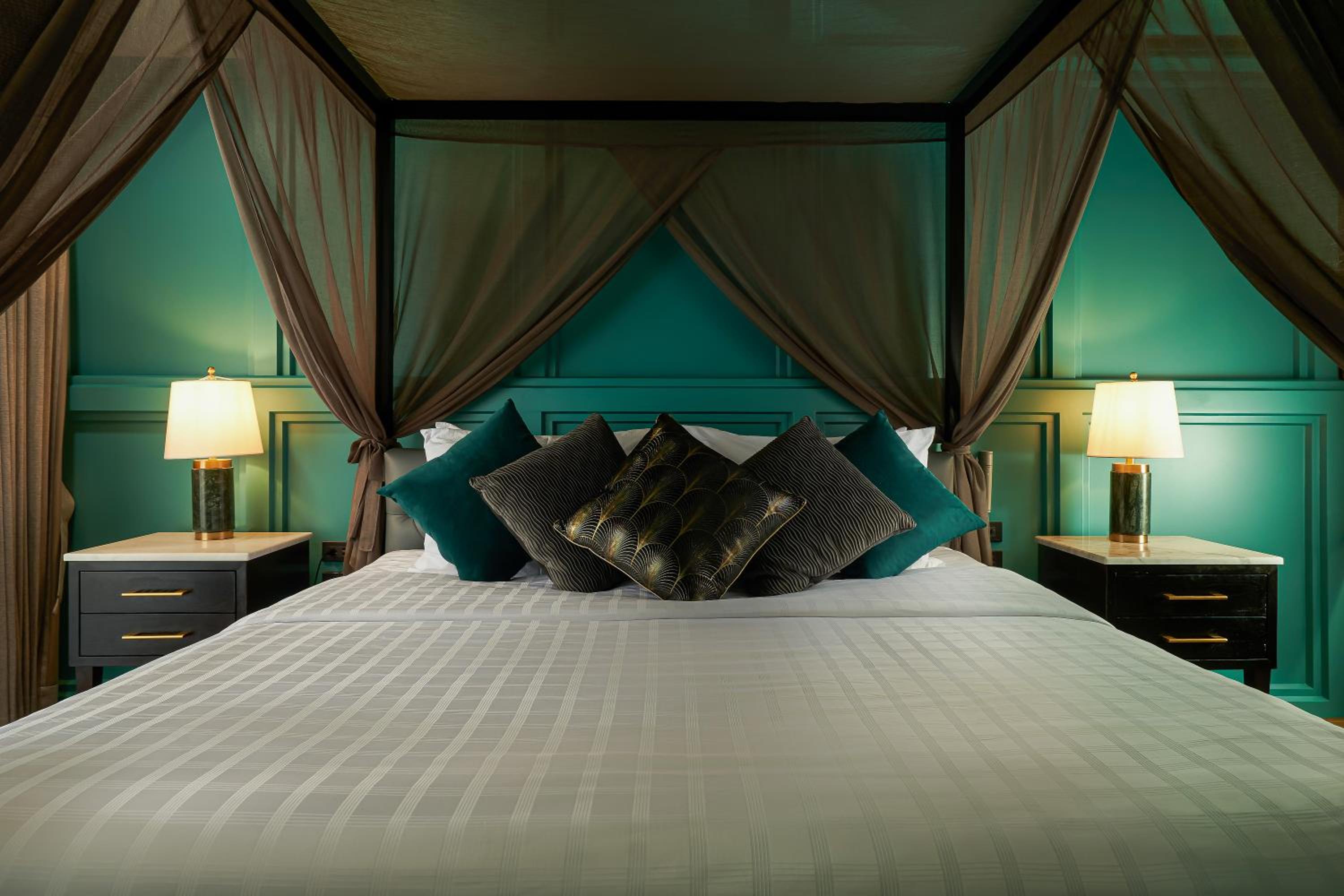 Deluxe Suite - City View