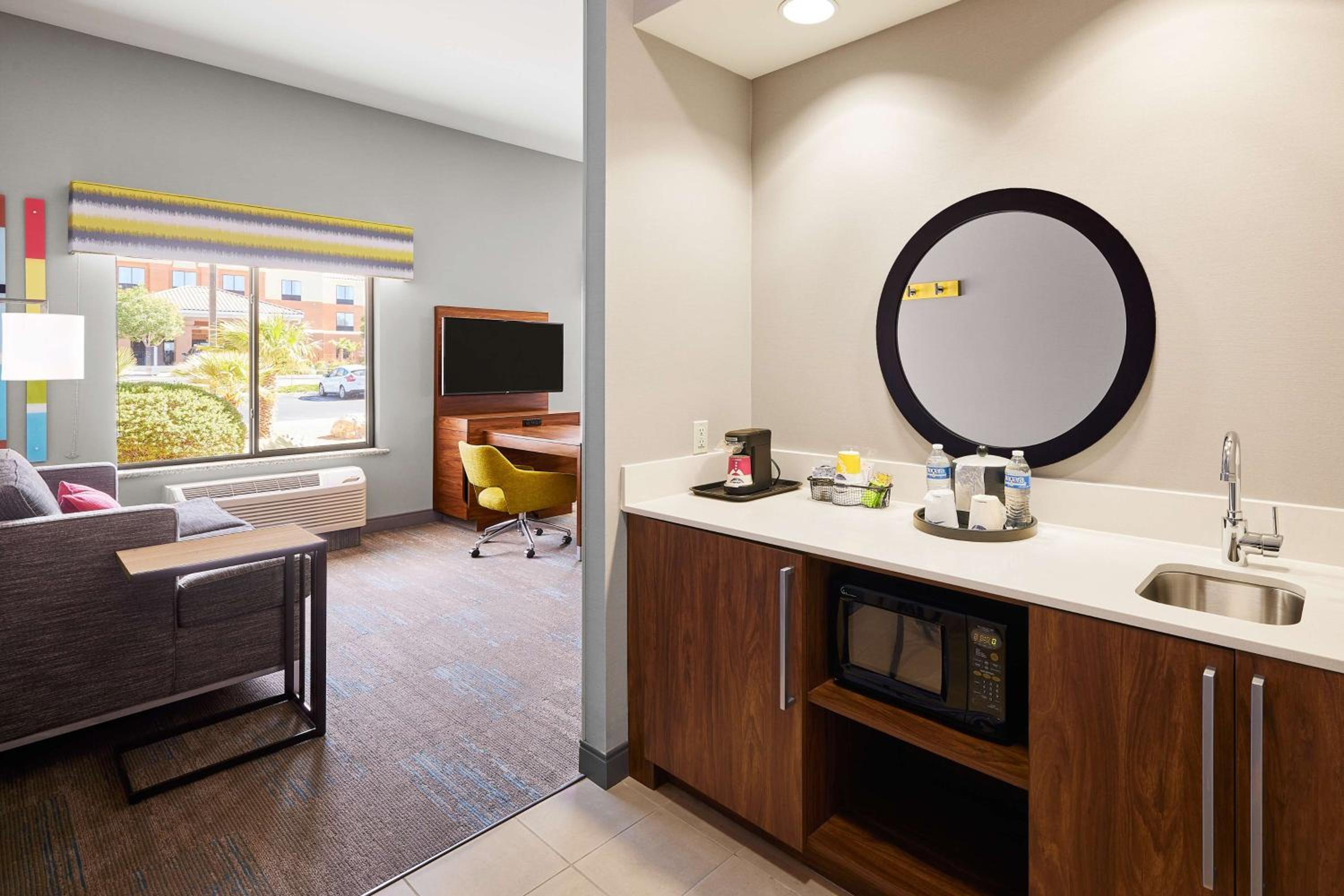 King Studio Suite - Non-Smoking